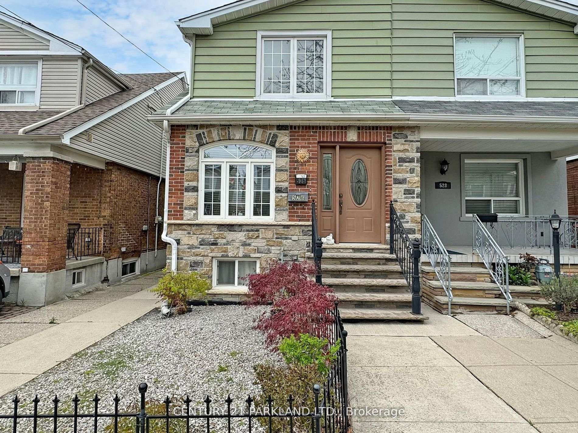Photo 7 of 526 Milverton Boulevard, Toronto, Danforth — HOMEH
