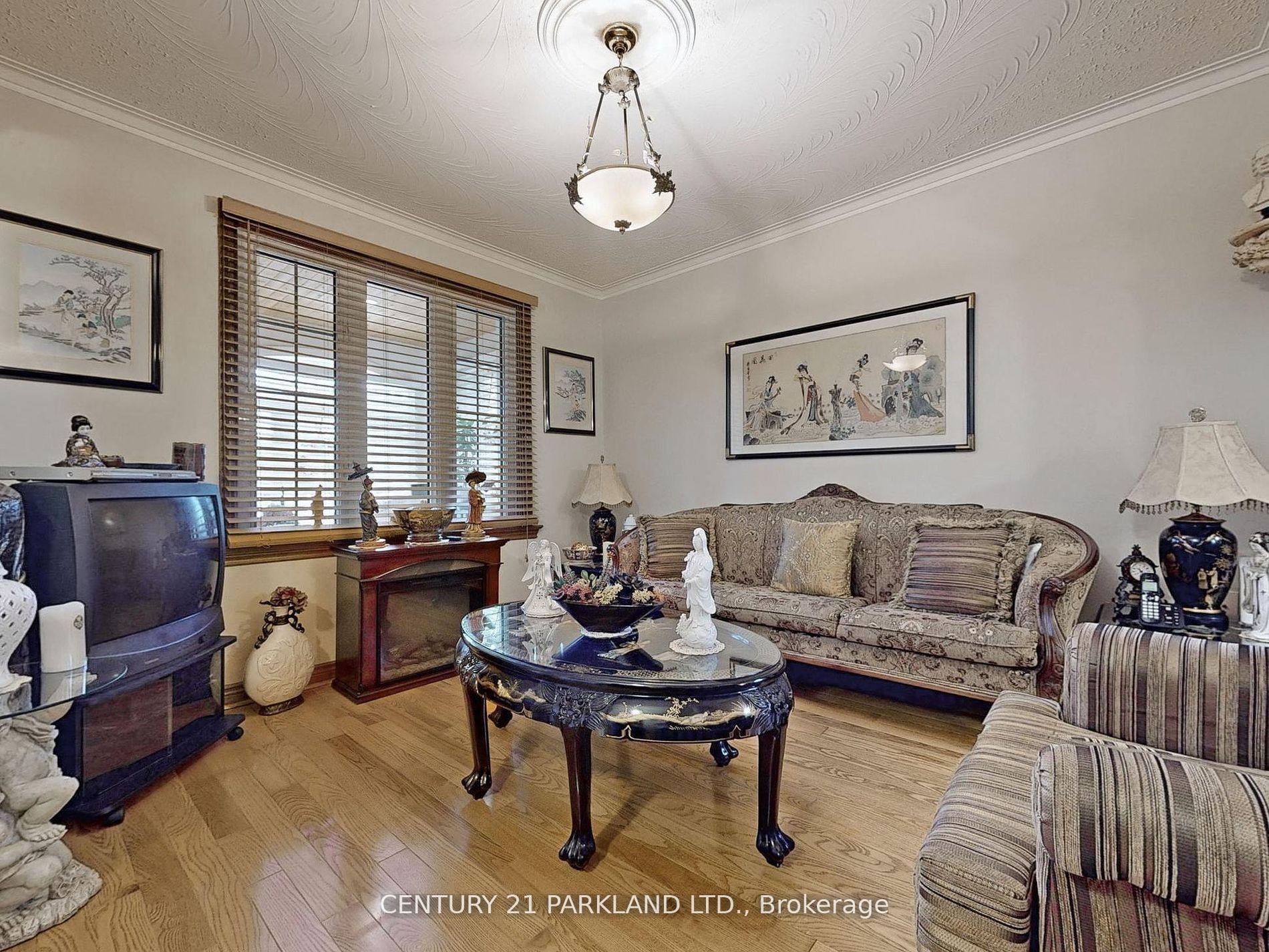Photo 15 of 526 Milverton Boulevard, Toronto, Danforth — HOMEH