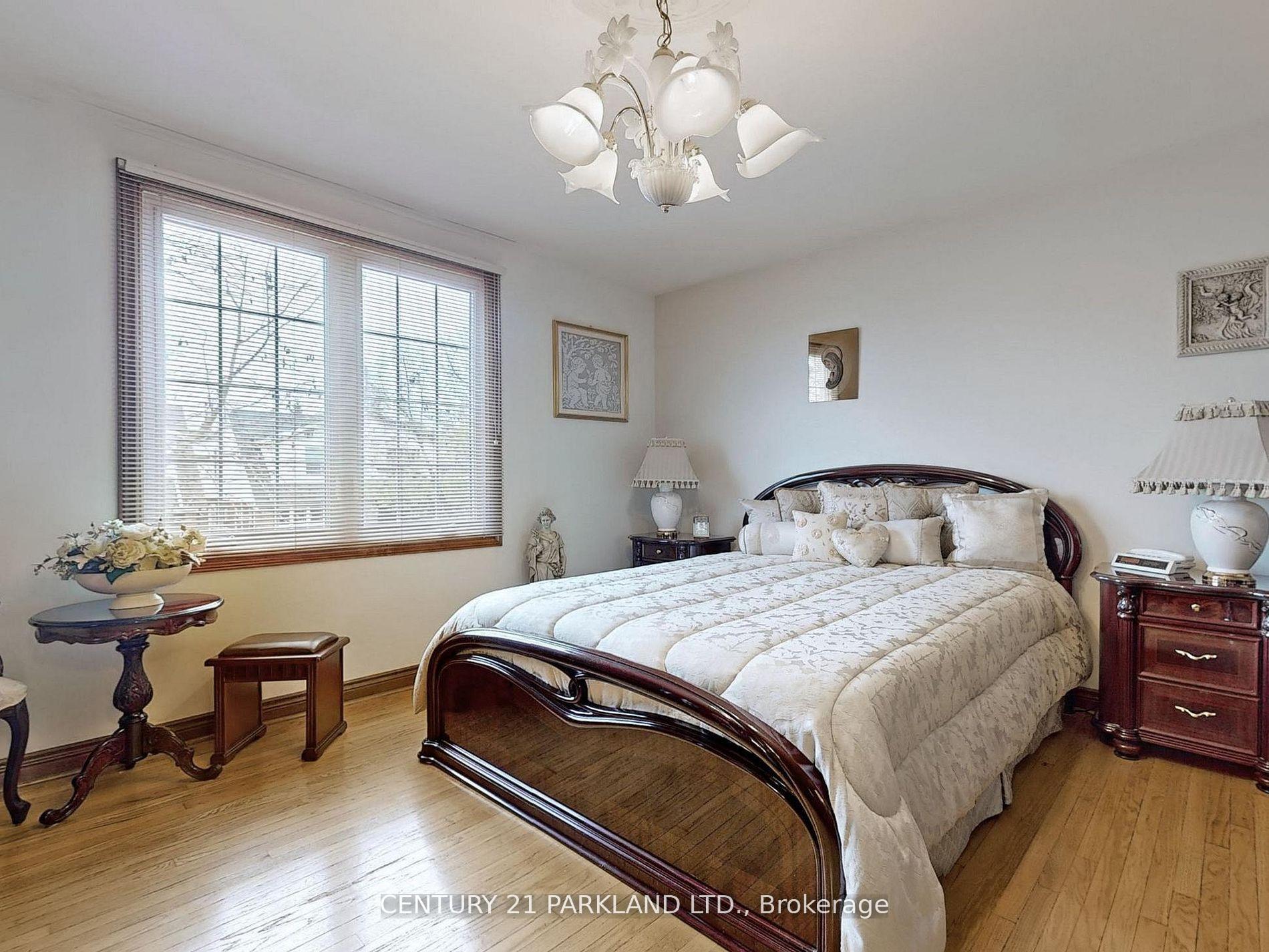 Photo 13 of 526 Milverton Boulevard, Toronto, Danforth — HOMEH