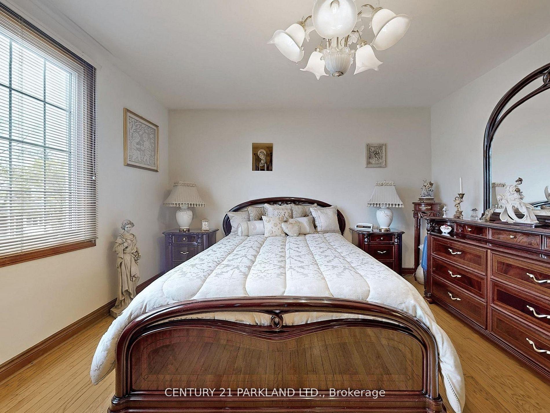 Photo 19 of 526 Milverton Boulevard, Toronto, Danforth — HOMEH