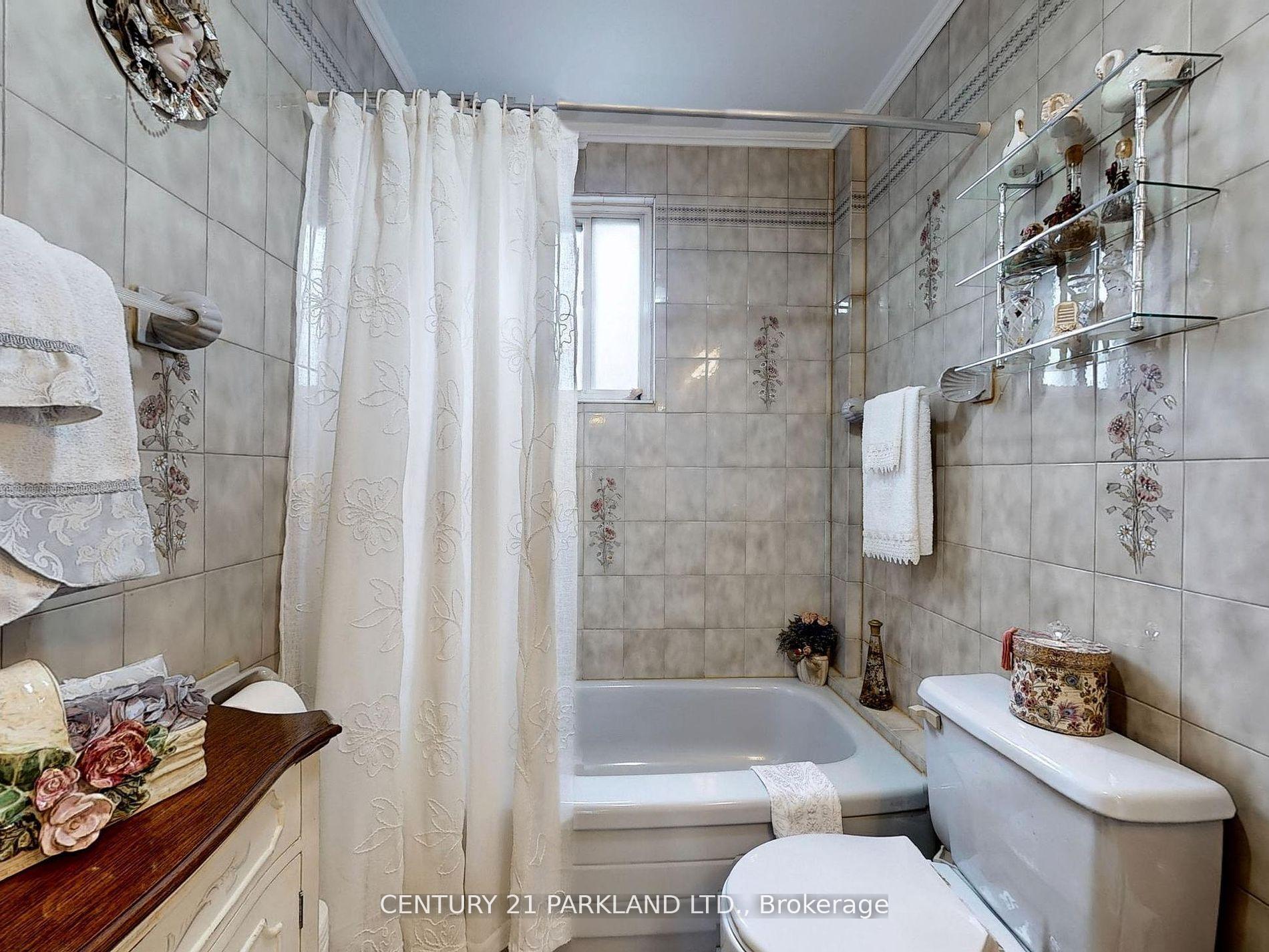 Photo 29 of 526 Milverton Boulevard, Toronto, Danforth — HOMEH