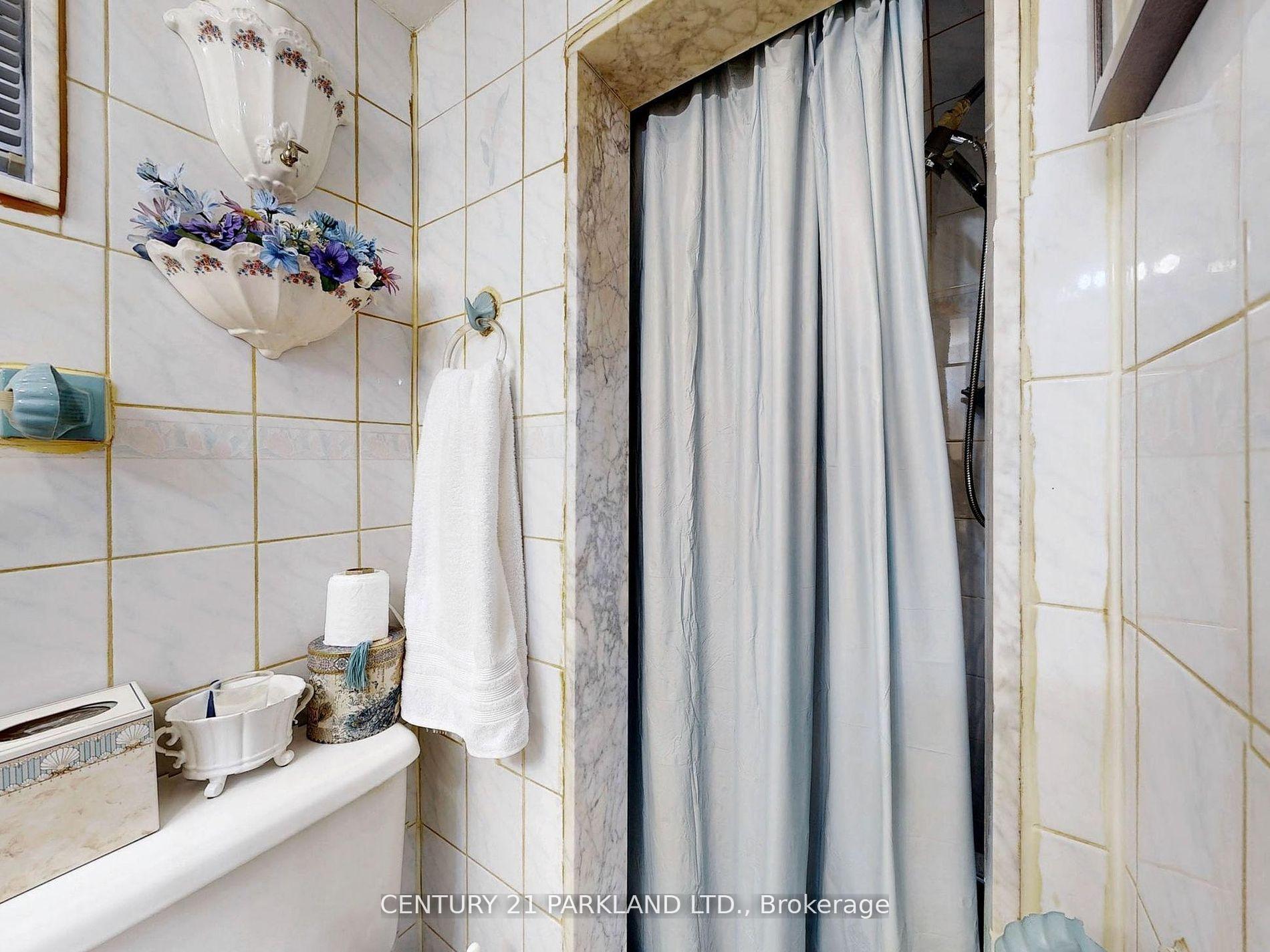 Photo 36 of 526 Milverton Boulevard, Toronto, Danforth — HOMEH