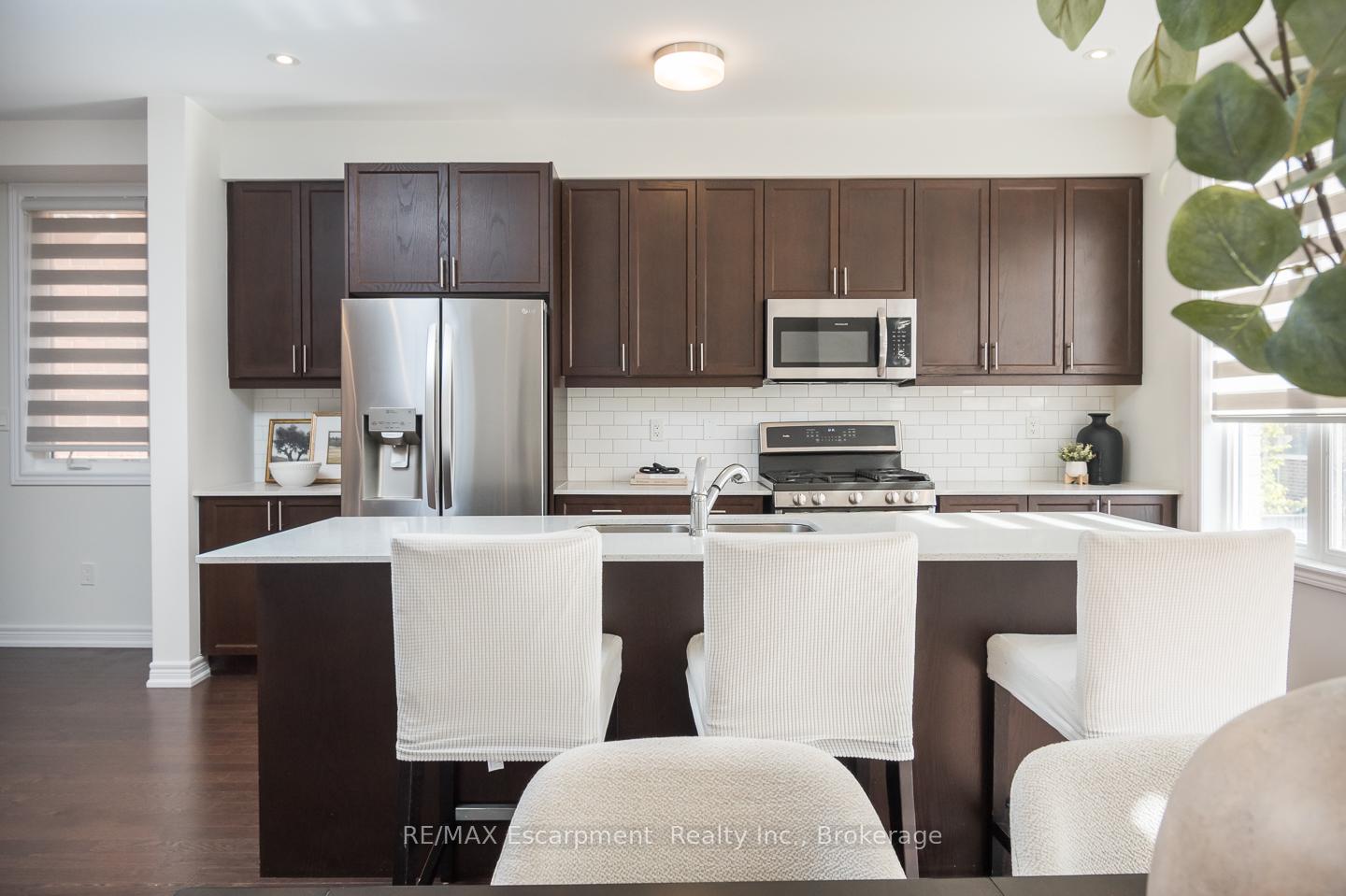 Photo 8 of 1354 Farmstead Drive, Milton, Ford — HOMEH