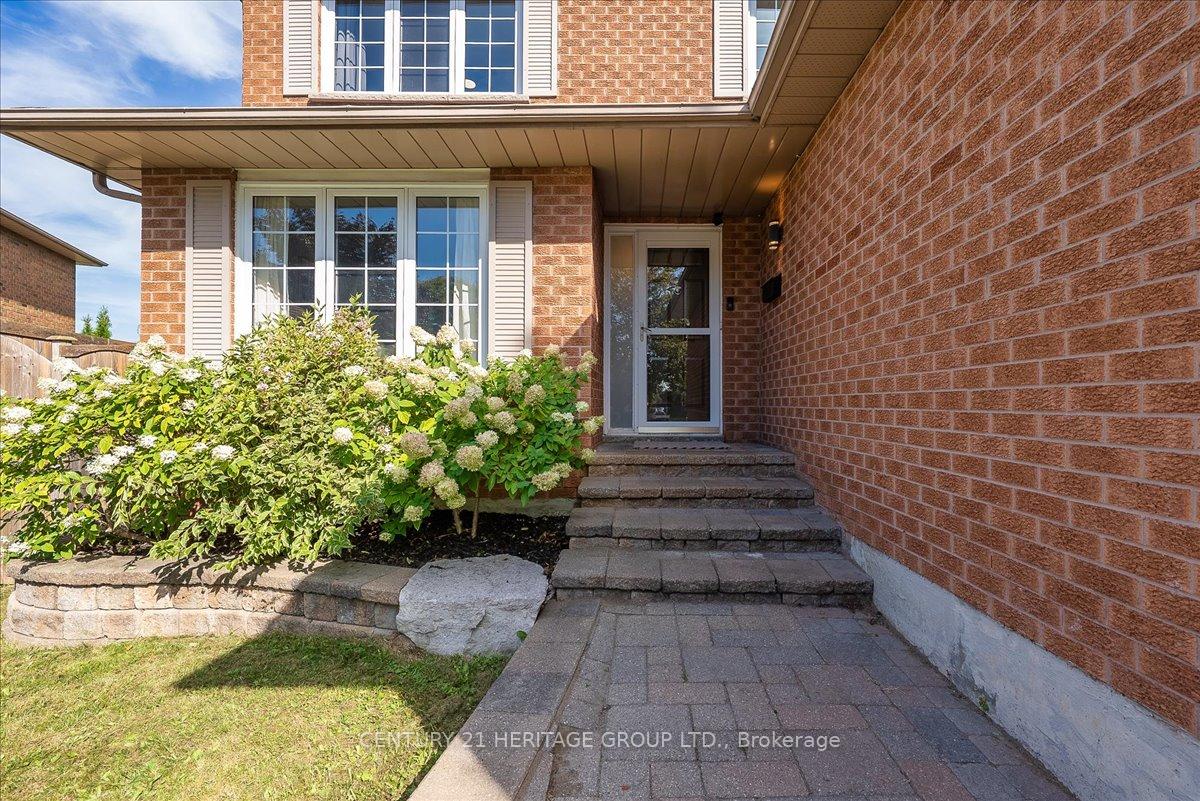 Photo 20 of 76 Attridge Drive, Aurora, Aurora Village — HOMEH