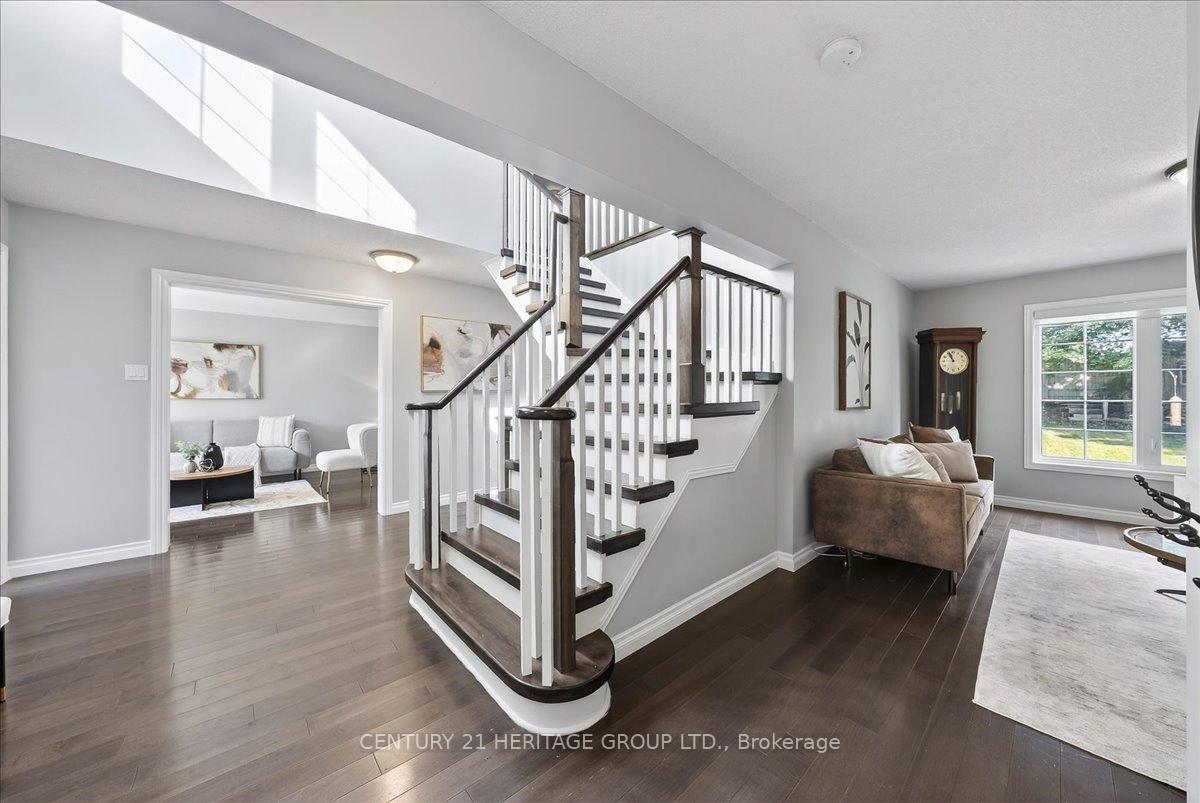Photo 12 of 76 Attridge Drive, Aurora, Aurora Village — HOMEH