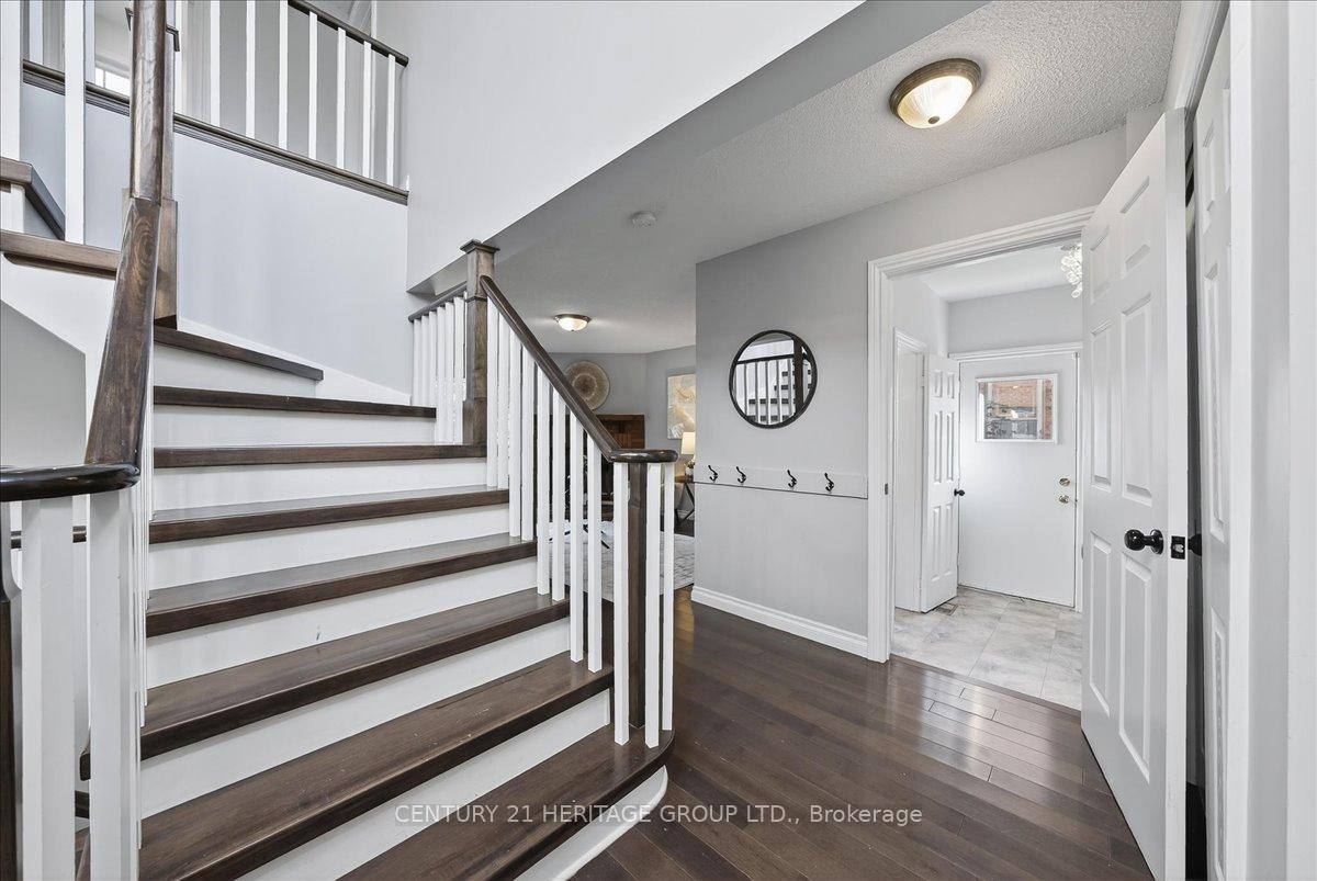 Photo 38 of 76 Attridge Drive, Aurora, Aurora Village — HOMEH