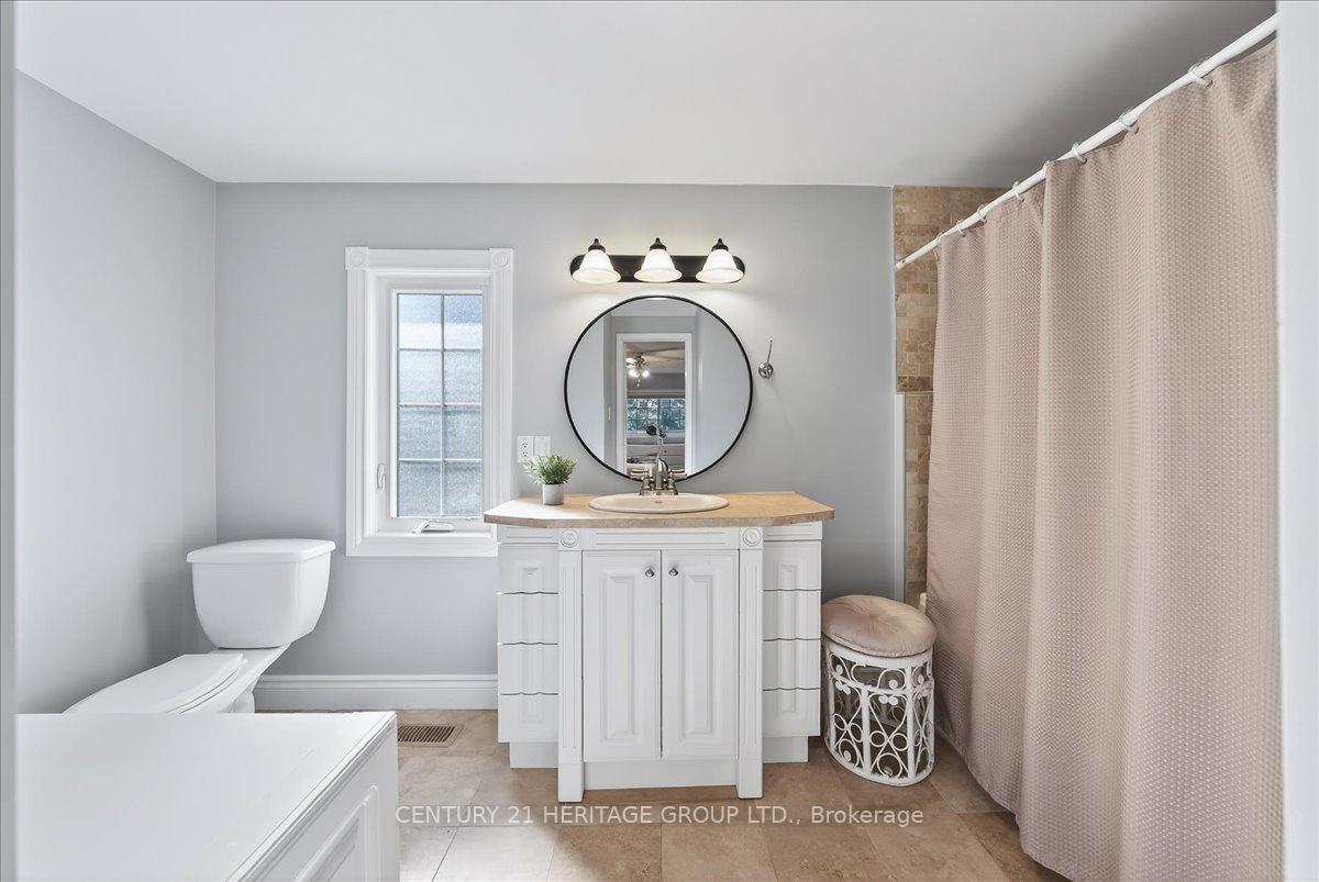 Photo 40 of 76 Attridge Drive, Aurora, Aurora Village — HOMEH