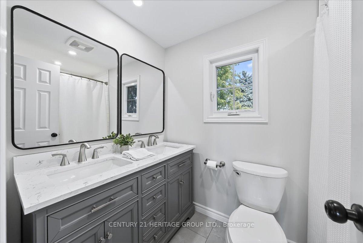 Photo 22 of 76 Attridge Drive, Aurora, Aurora Village — HOMEH