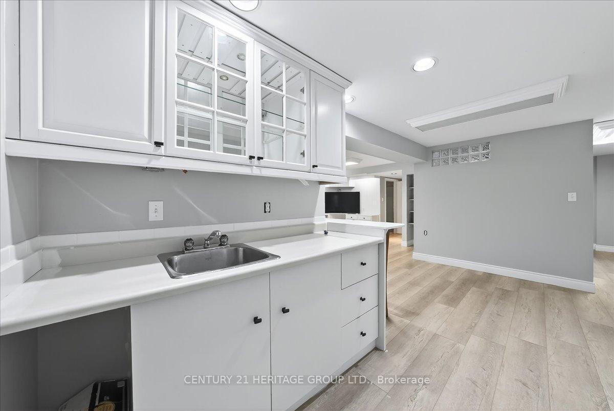 Photo 37 of 76 Attridge Drive, Aurora, Aurora Village — HOMEH