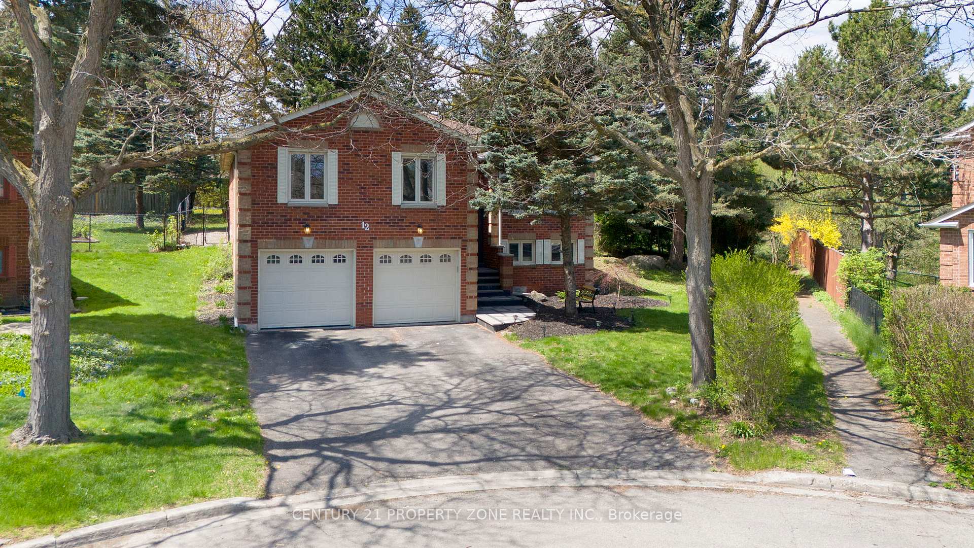 Photo 1 of 12 Archer Court, Brampton, Snelgrove — HOMEH