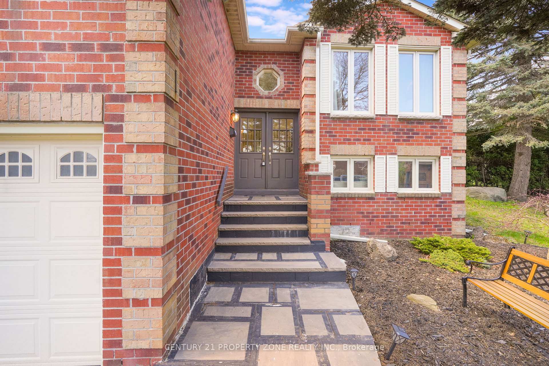 Photo 7 of 12 Archer Court, Brampton, Snelgrove — HOMEH