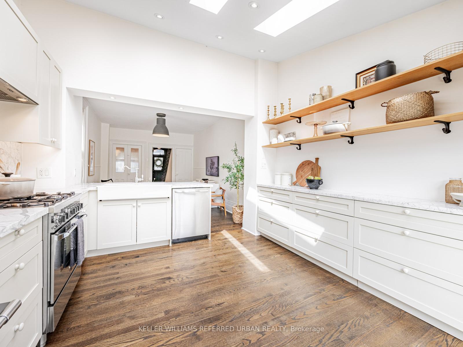 Photo 12 of 21 Northcote Avenue, Toronto, Little Portugal — HOMEH