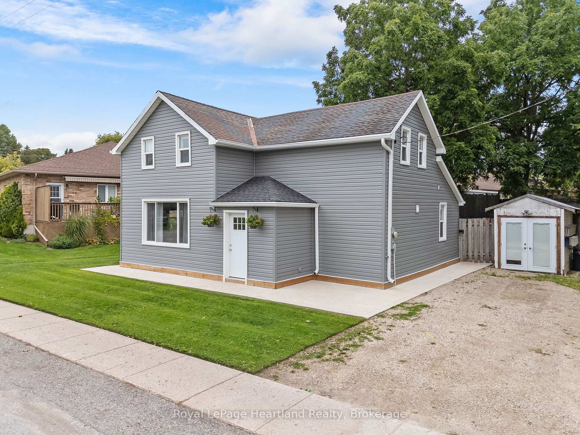Photo 5 of 393 Shuter Street, North Huron, Wingham — HOMEH