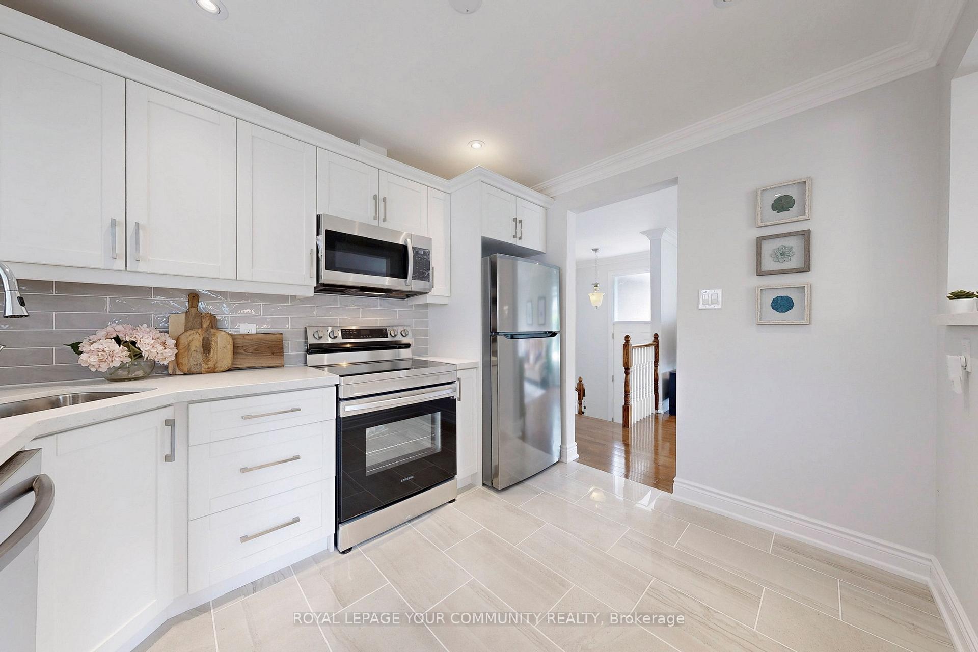 Photo 7 of 5 Wenderly Drive, Aurora, Aurora Village — HOMEH