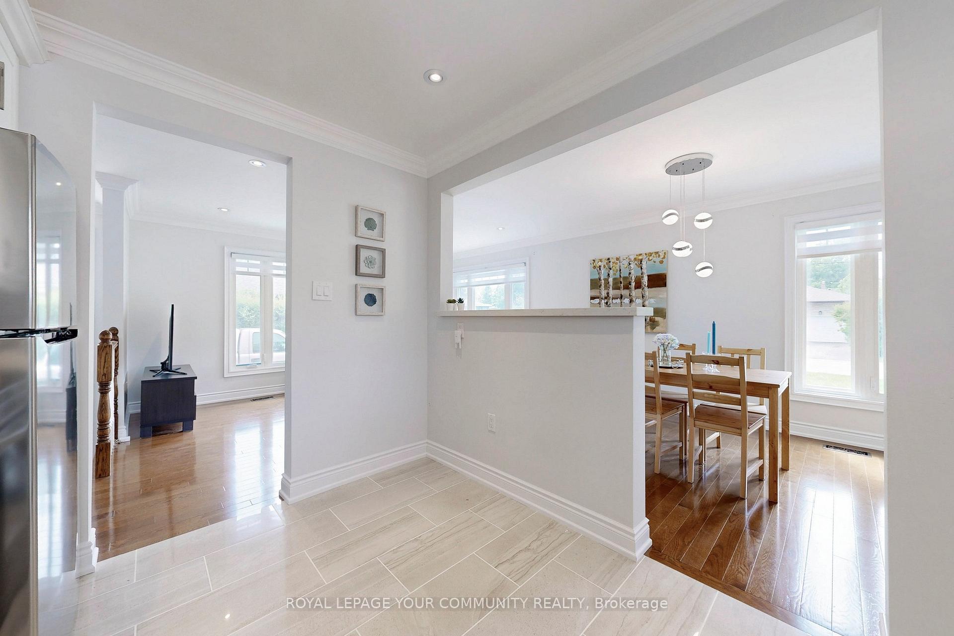 Photo 20 of 5 Wenderly Drive, Aurora, Aurora Village — HOMEH