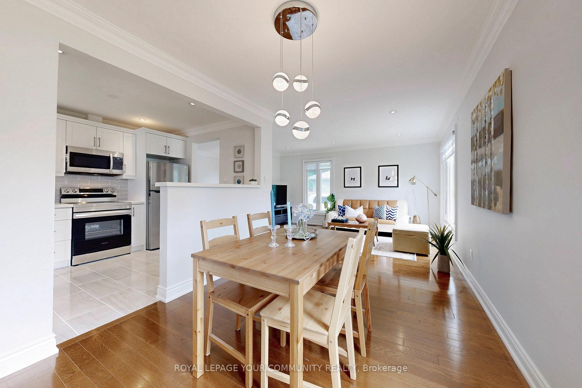 Photo 12 of 5 Wenderly Drive, Aurora, Aurora Village — HOMEH