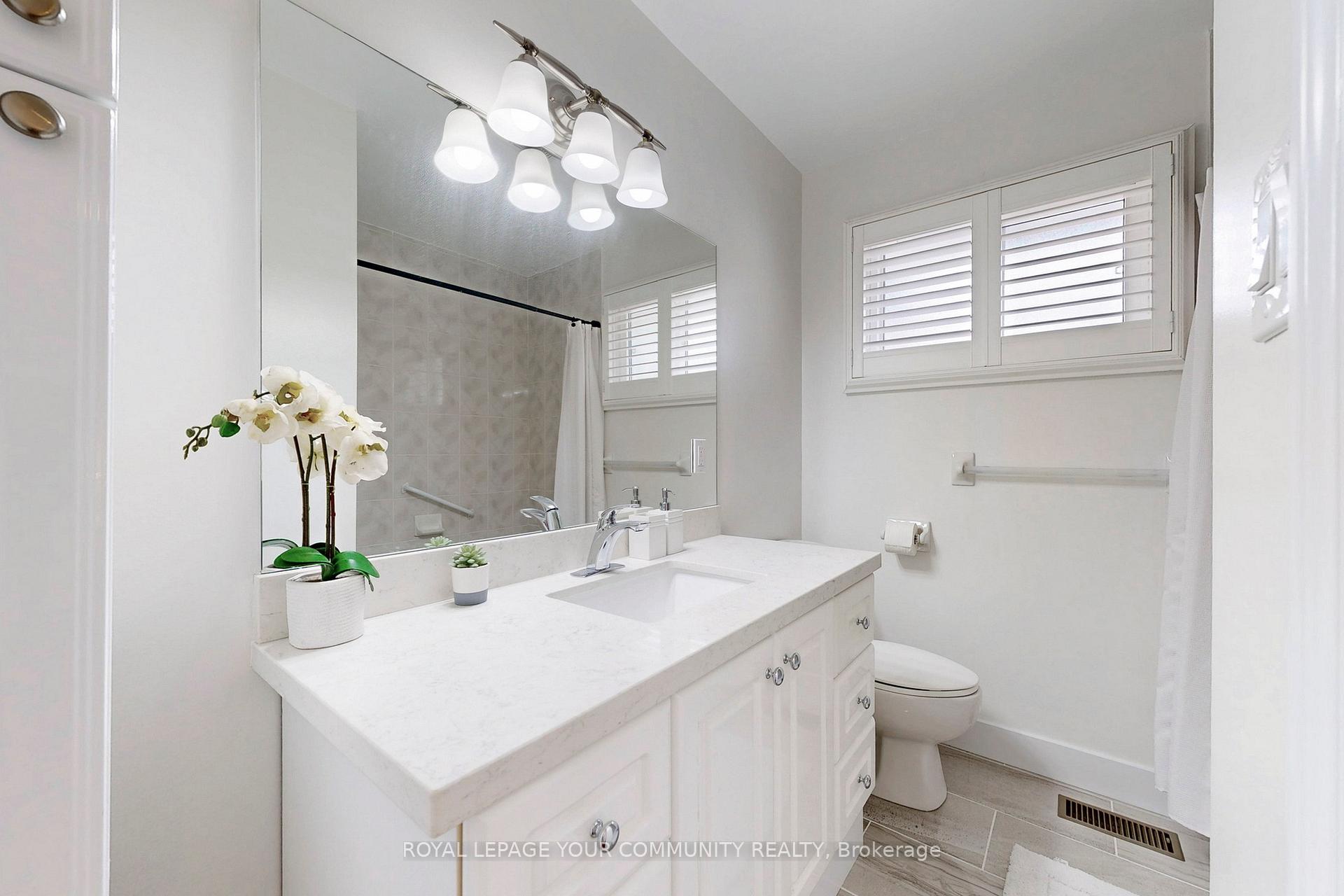 Photo 25 of 5 Wenderly Drive, Aurora, Aurora Village — HOMEH