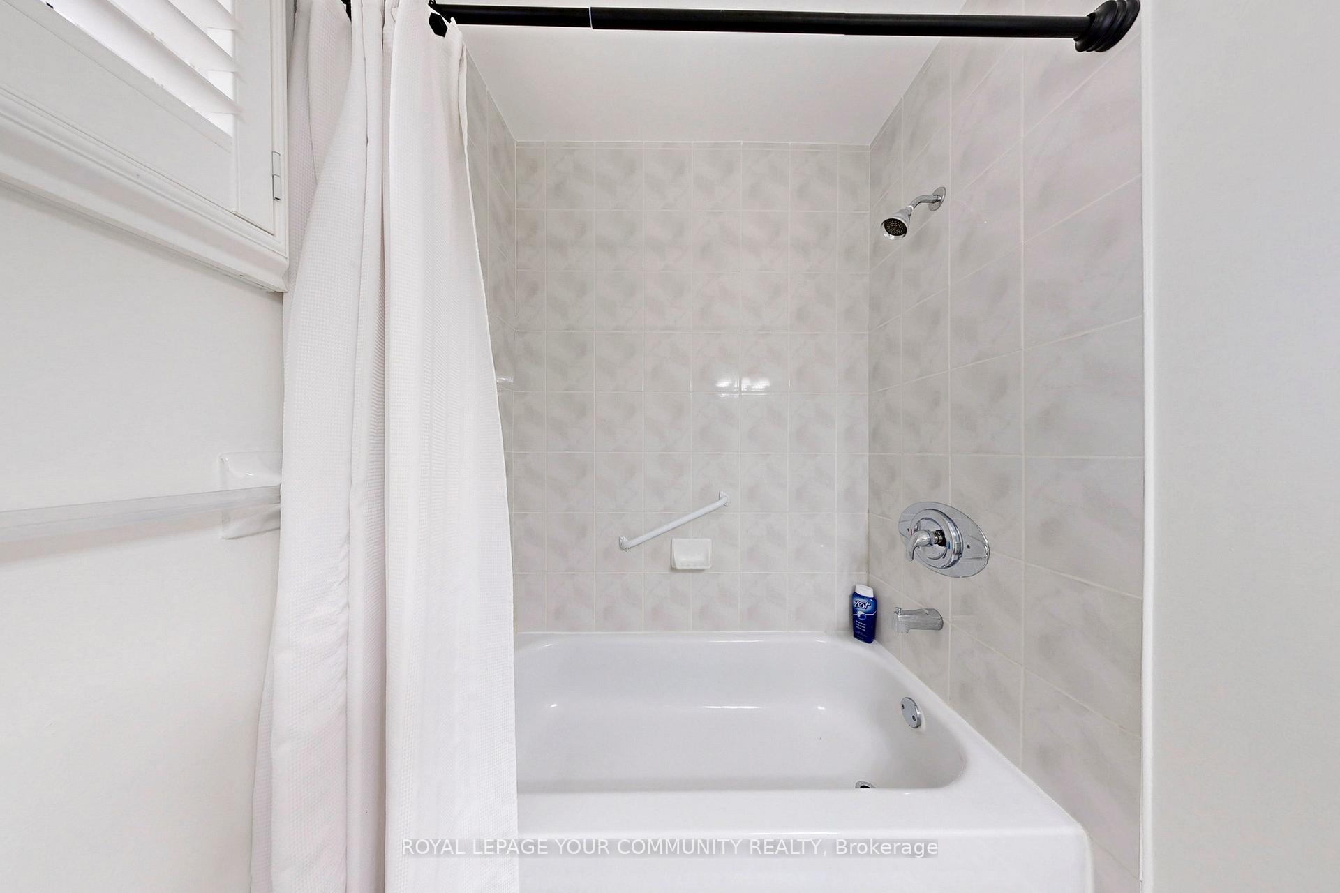Photo 27 of 5 Wenderly Drive, Aurora, Aurora Village — HOMEH