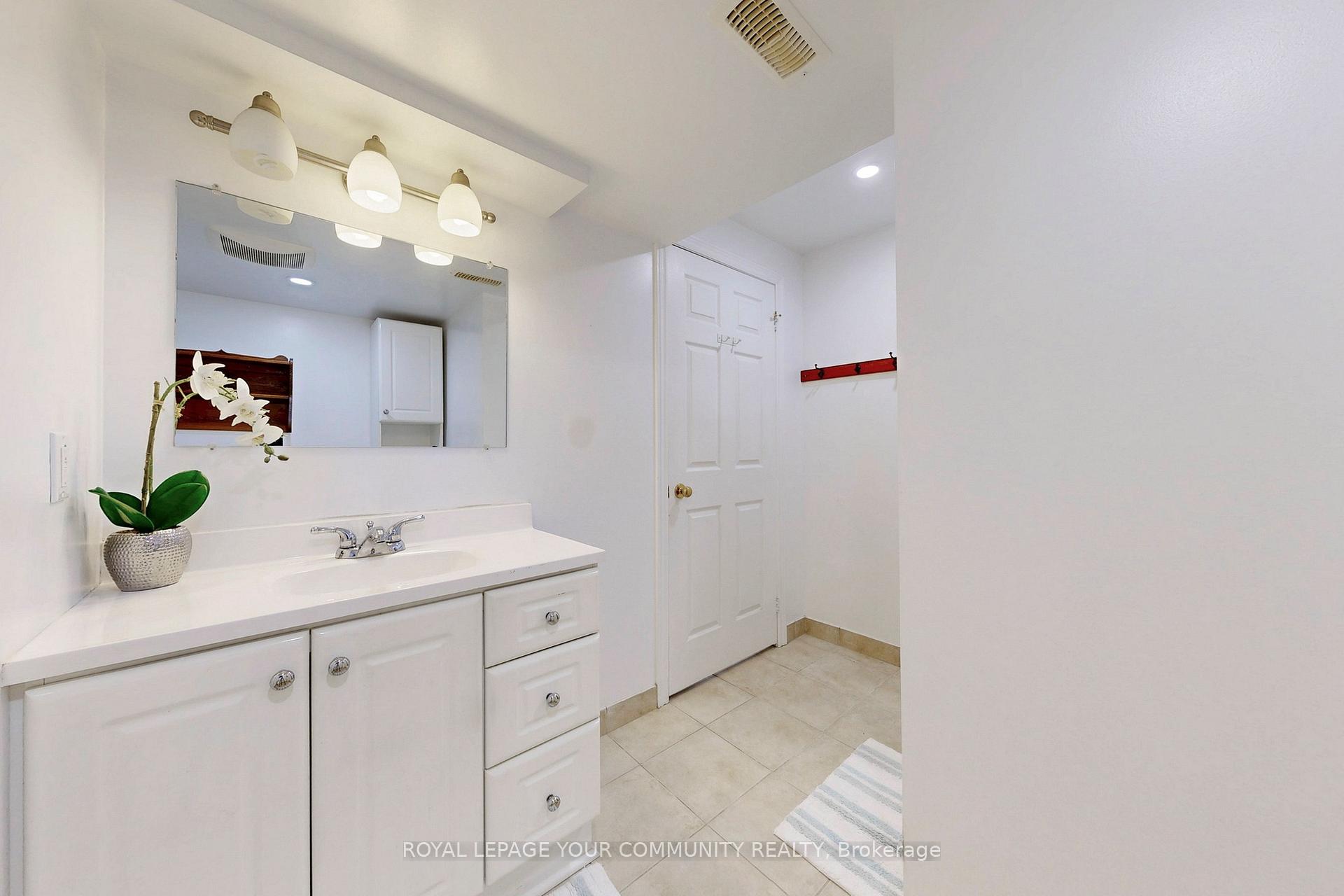 Photo 47 of 5 Wenderly Drive, Aurora, Aurora Village — HOMEH