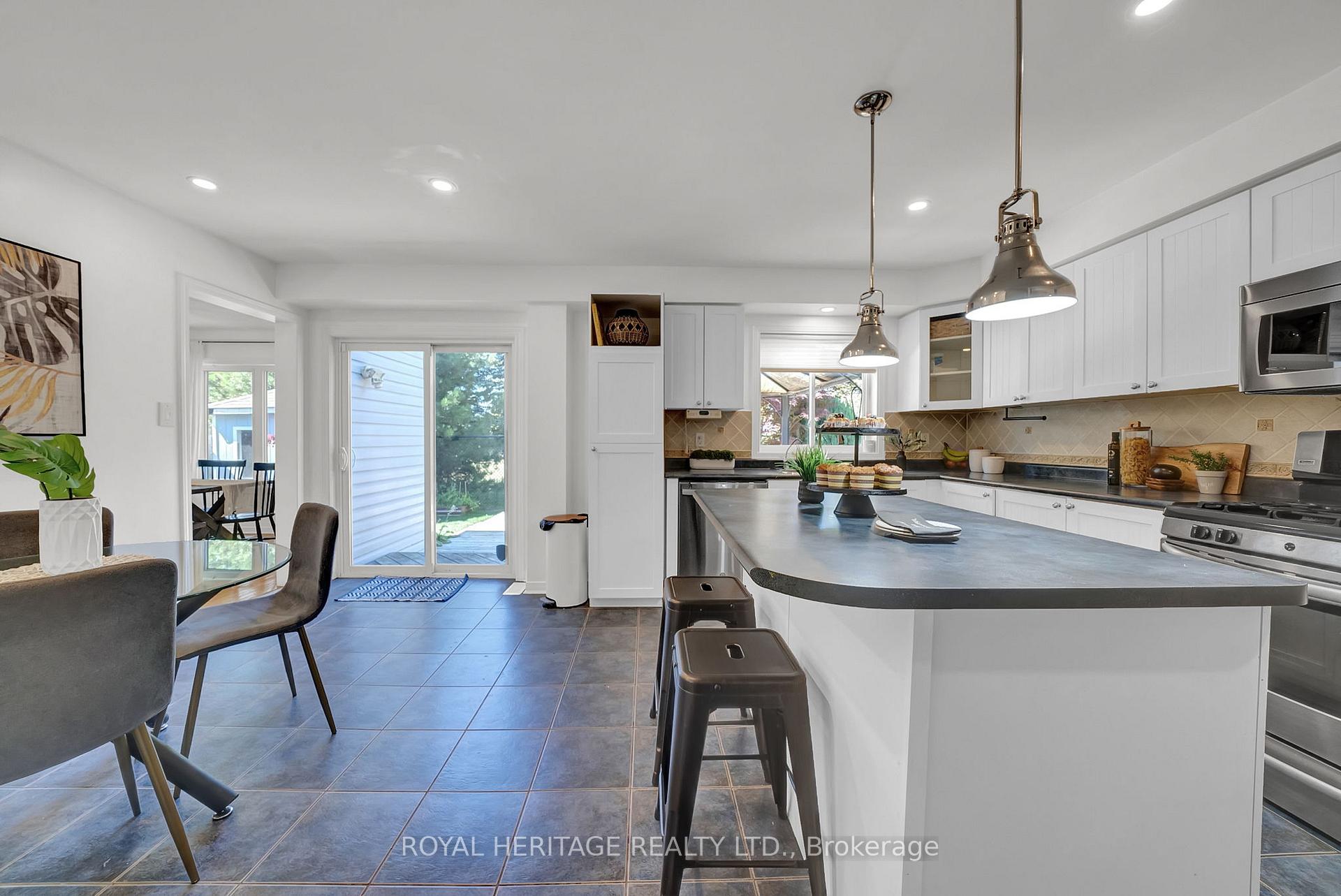 Photo 12 of 74 Stillwell Lane, Clarington, Newcastle — HOMEH