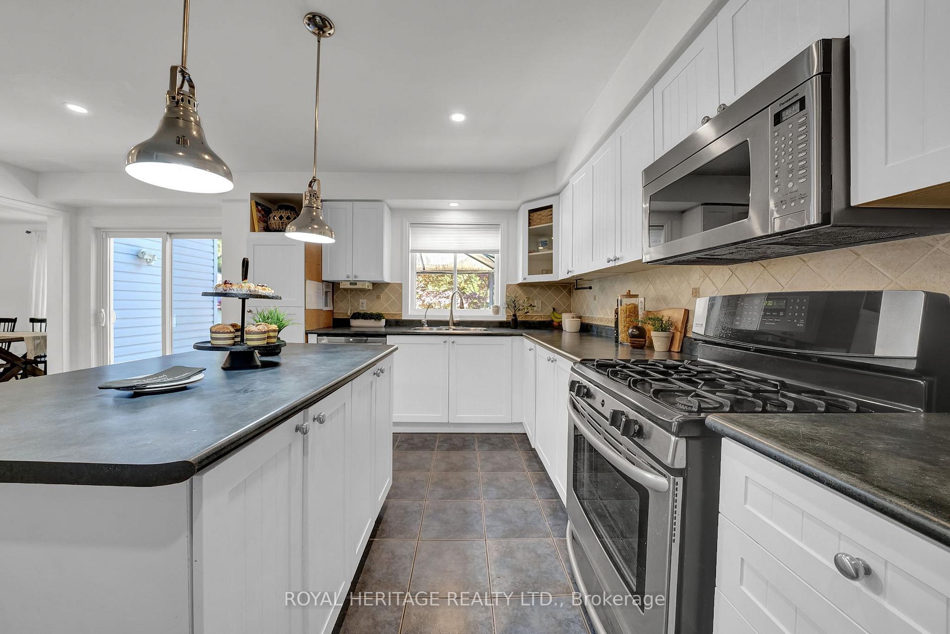 Photo 9 of 74 Stillwell Lane, Clarington, Newcastle — HOMEH