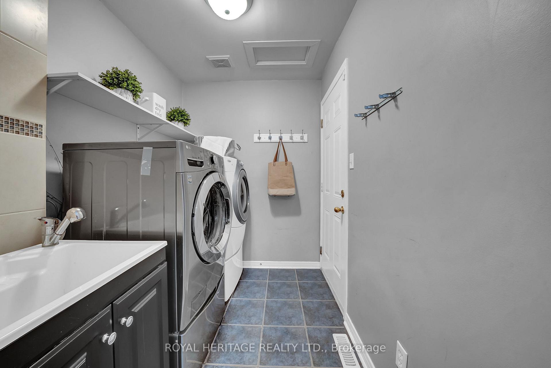 Photo 6 of 74 Stillwell Lane, Clarington, Newcastle — HOMEH