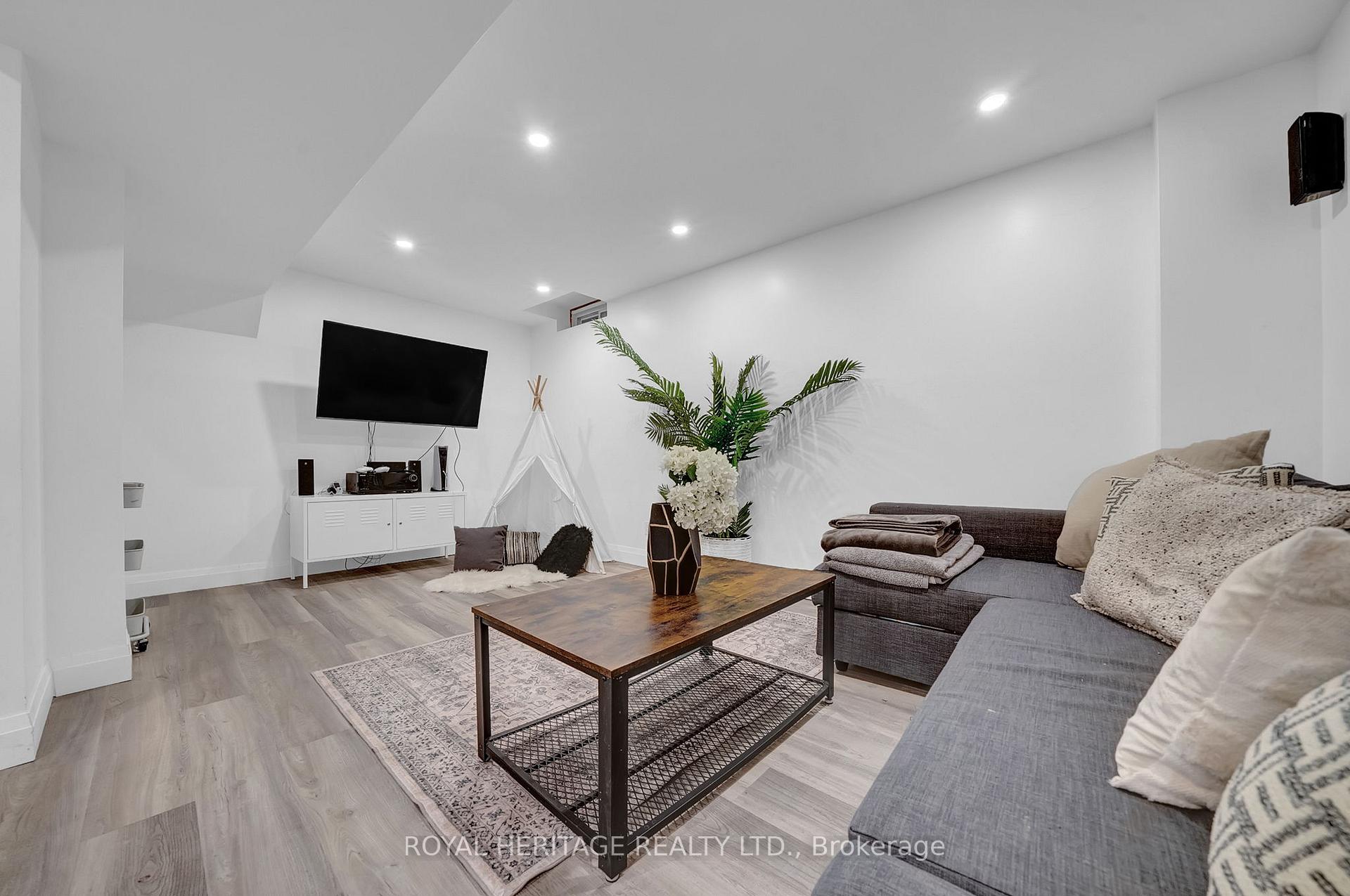 Photo 34 of 74 Stillwell Lane, Clarington, Newcastle — HOMEH