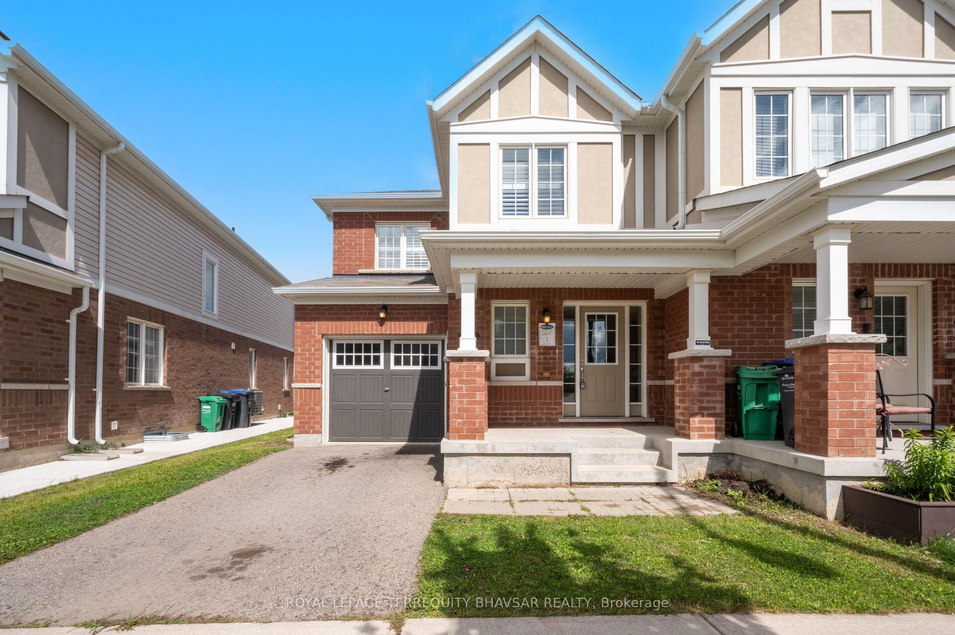 Photo 3 of 98 Quillberry Close, Brampton, Northwest Brampton — HOMEH