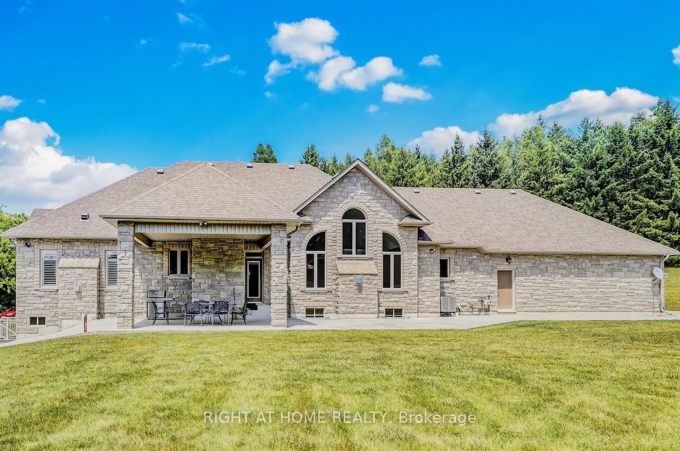 Photo 2 of 15848 Mountainview Road, Caledon, Caledon East — HOMEH