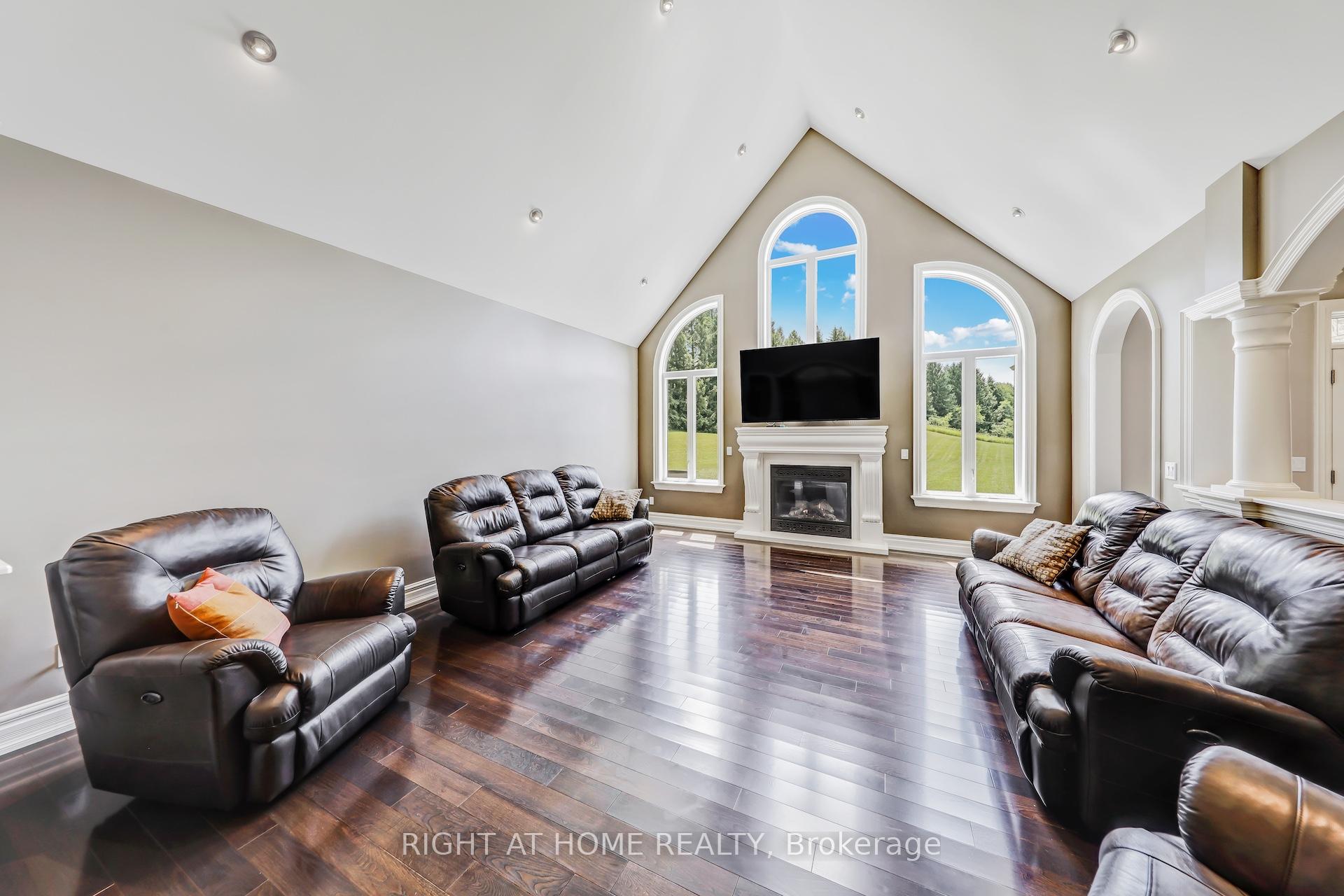 Photo 5 of 15848 Mountainview Road, Caledon, Caledon East — HOMEH