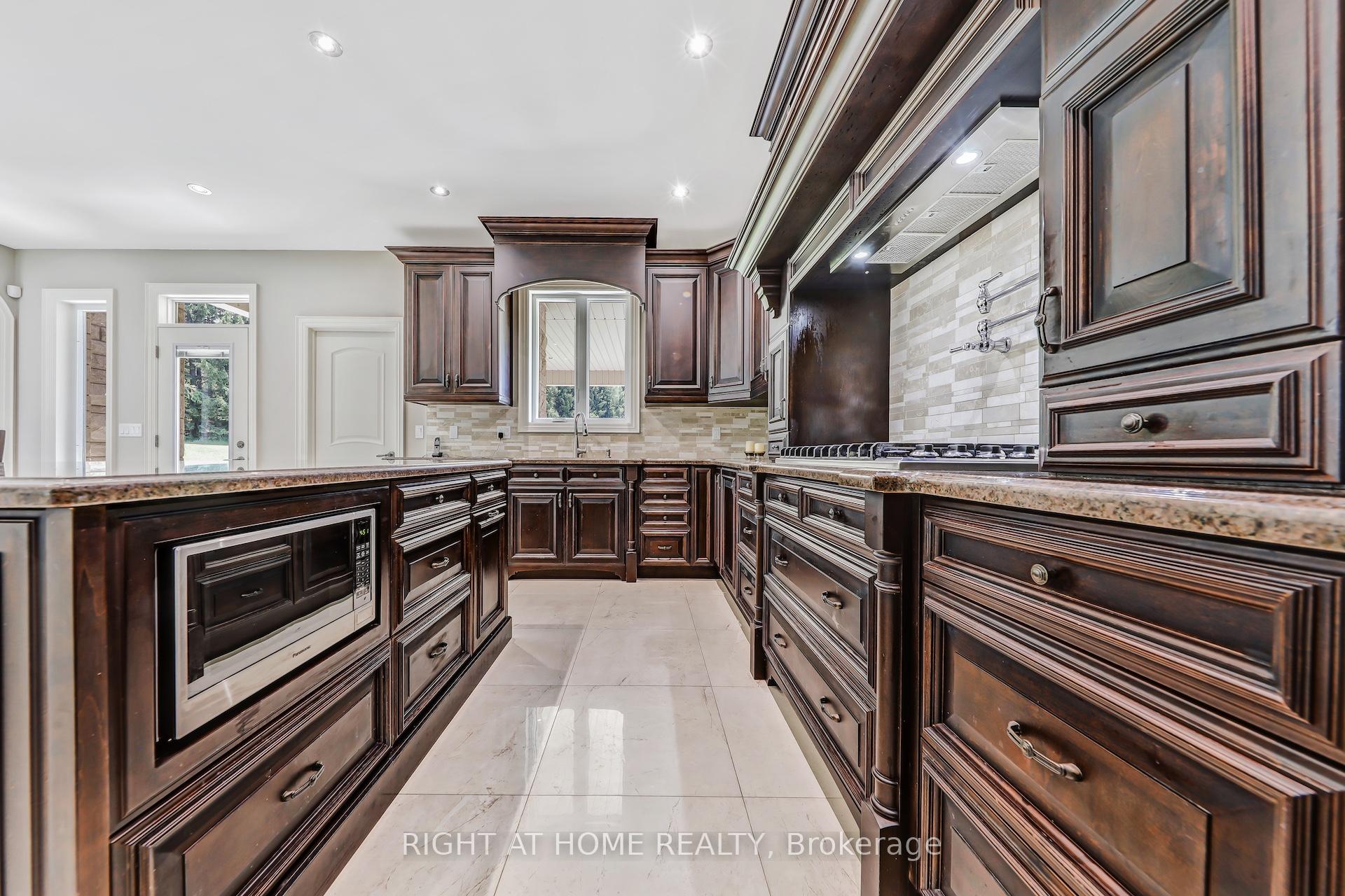 Photo 18 of 15848 Mountainview Road, Caledon, Caledon East — HOMEH