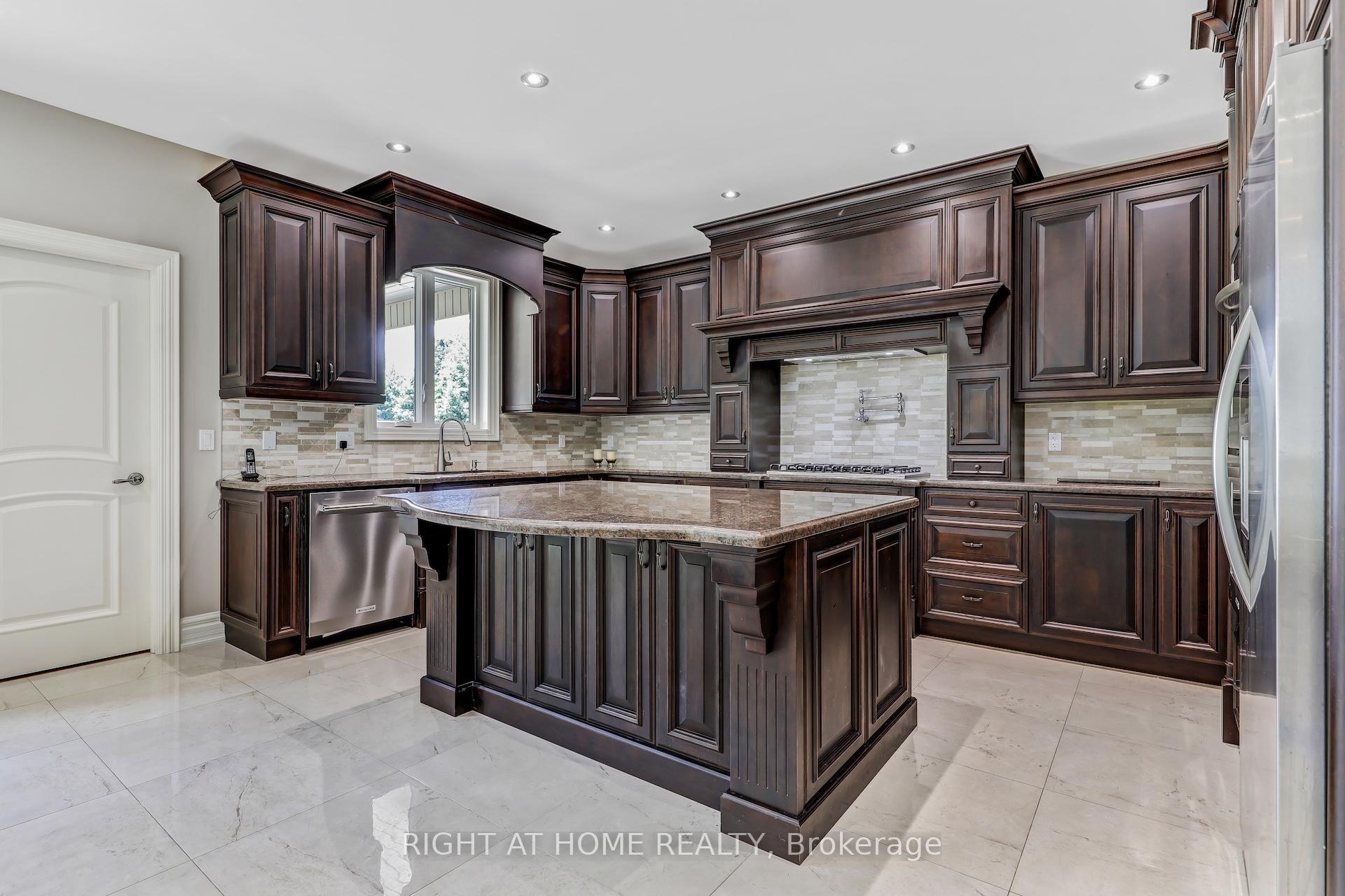 Photo 17 of 15848 Mountainview Road, Caledon, Caledon East — HOMEH