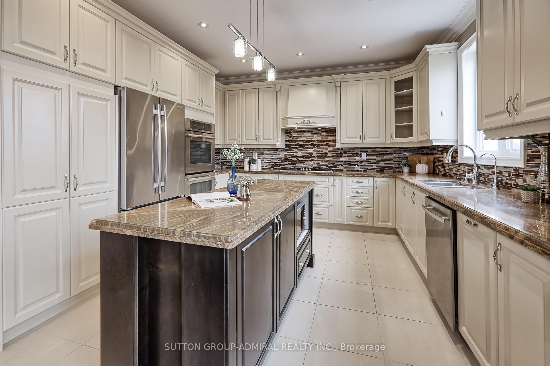 Photo 7 of 10 Bluff Trail, King, Nobleton — HOMEH