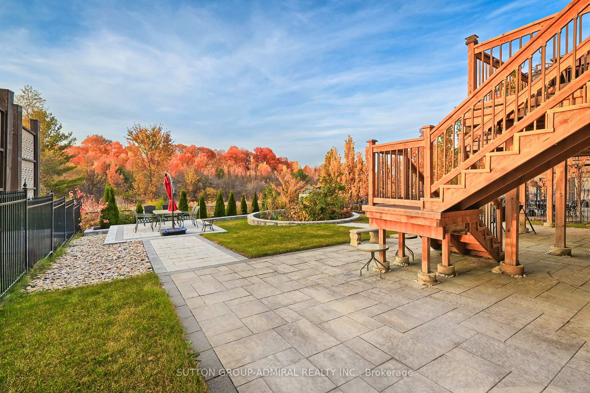 Photo 37 of 10 Bluff Trail, King, Nobleton — HOMEH