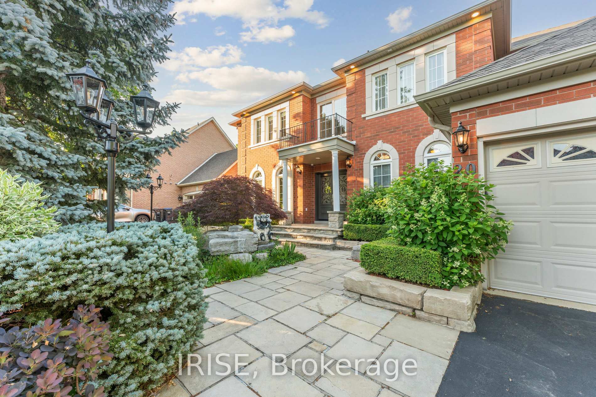 Photo 5 of 20 Viewmount Crescent, Brampton, Snelgrove — HOMEH