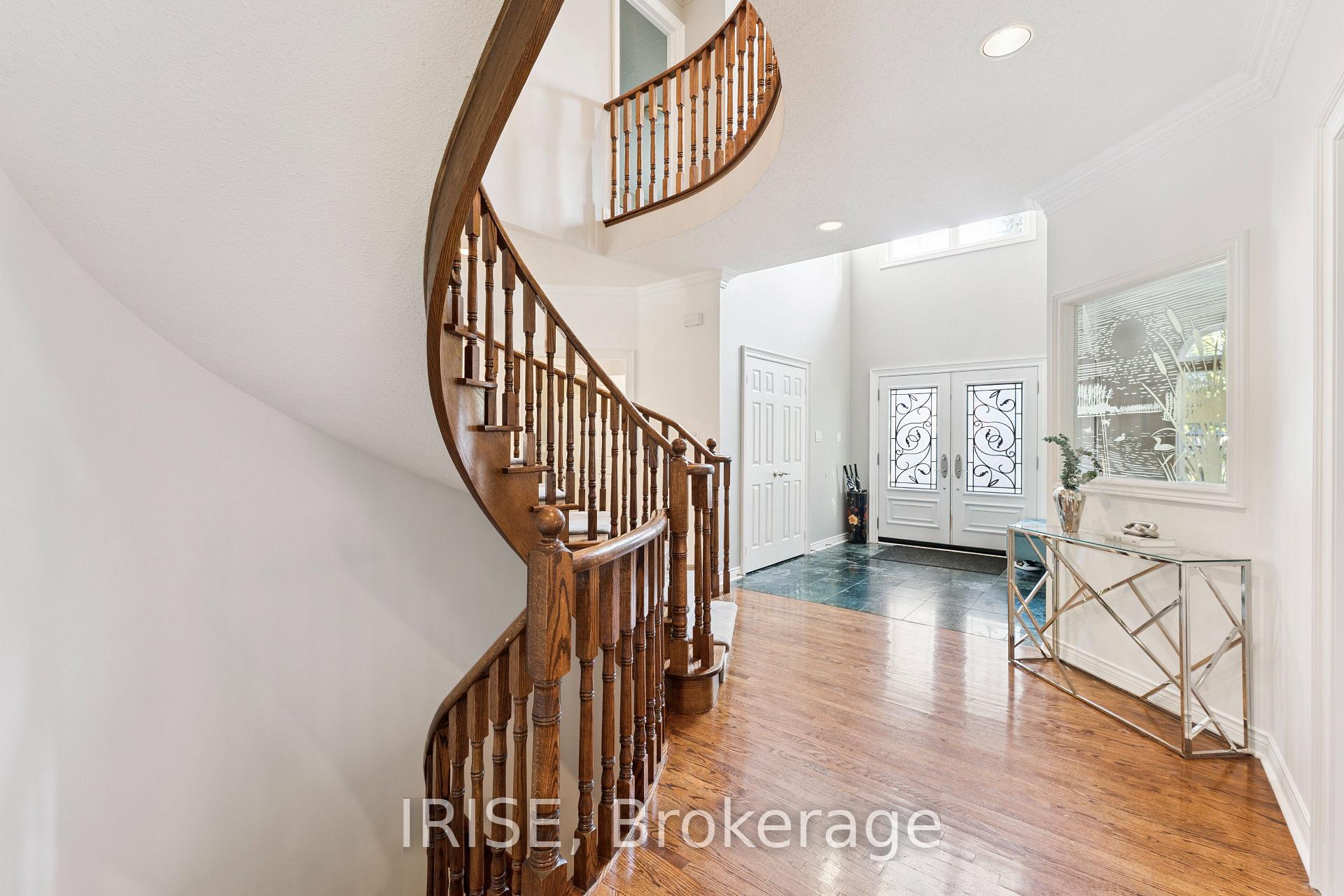 Photo 8 of 20 Viewmount Crescent, Brampton, Snelgrove — HOMEH