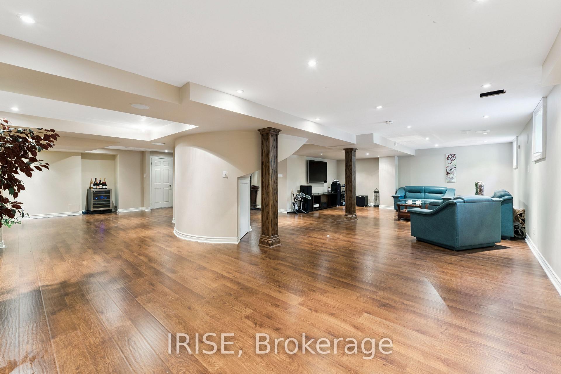 Photo 34 of 20 Viewmount Crescent, Brampton, Snelgrove — HOMEH