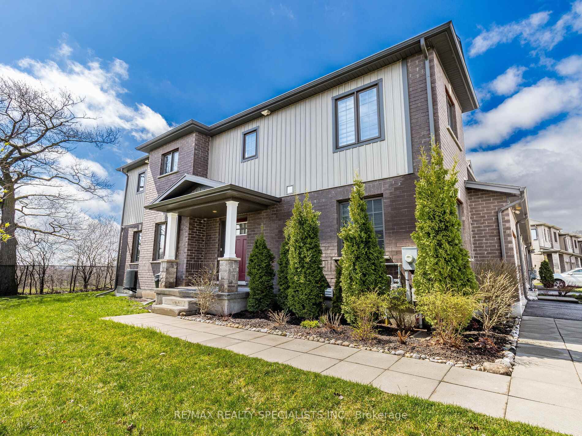Photo 4 of Unit 1, 135 Hardcastle Drive, Cambridge — HOMEH