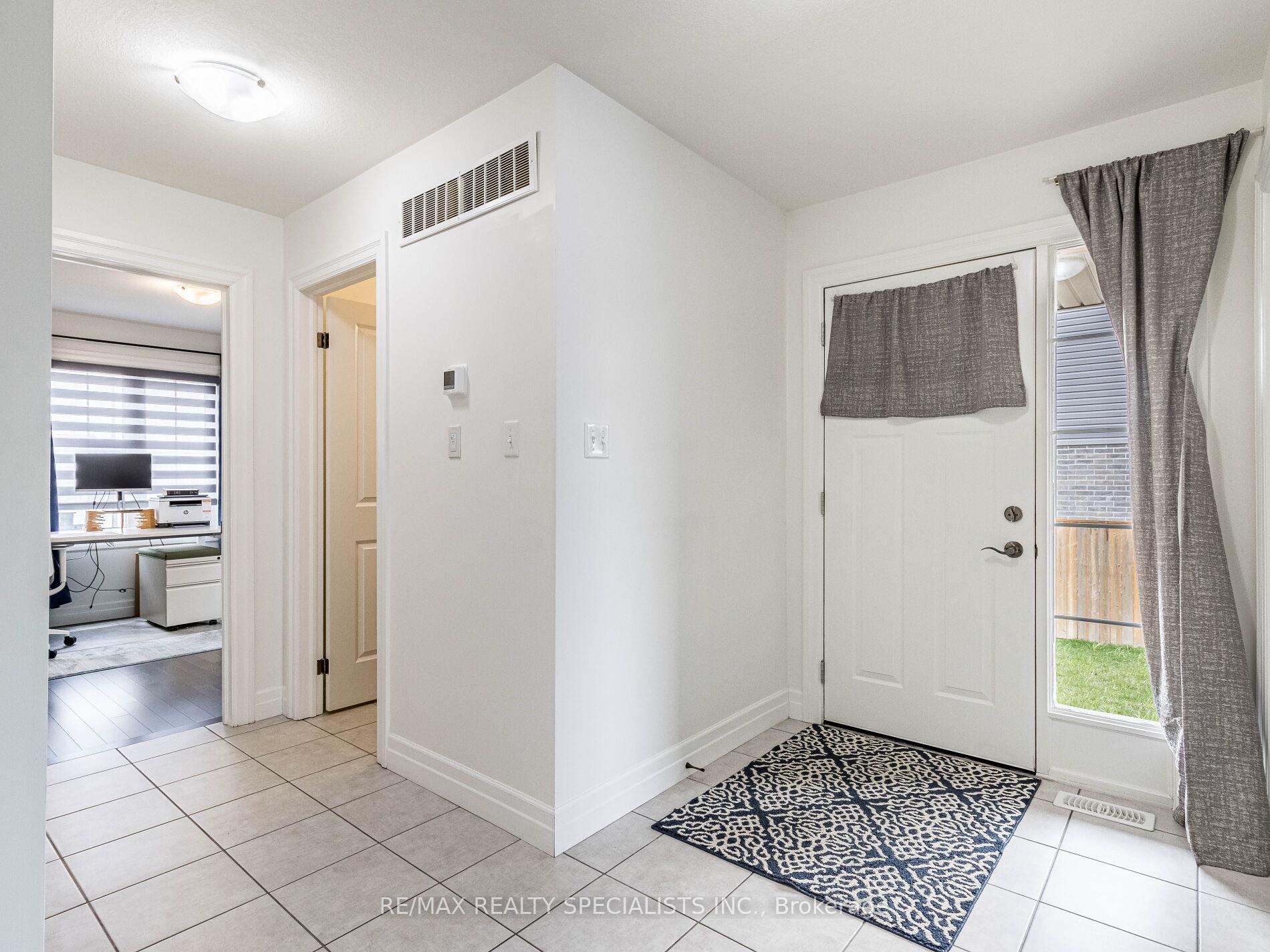 Photo 6 of Unit 1, 135 Hardcastle Drive, Cambridge — HOMEH