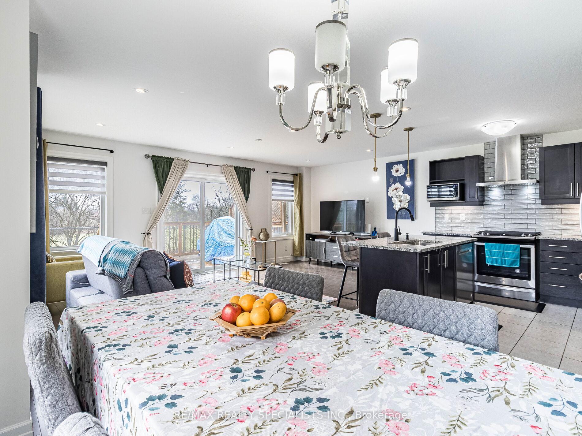 Photo 21 of Unit 1, 135 Hardcastle Drive, Cambridge — HOMEH