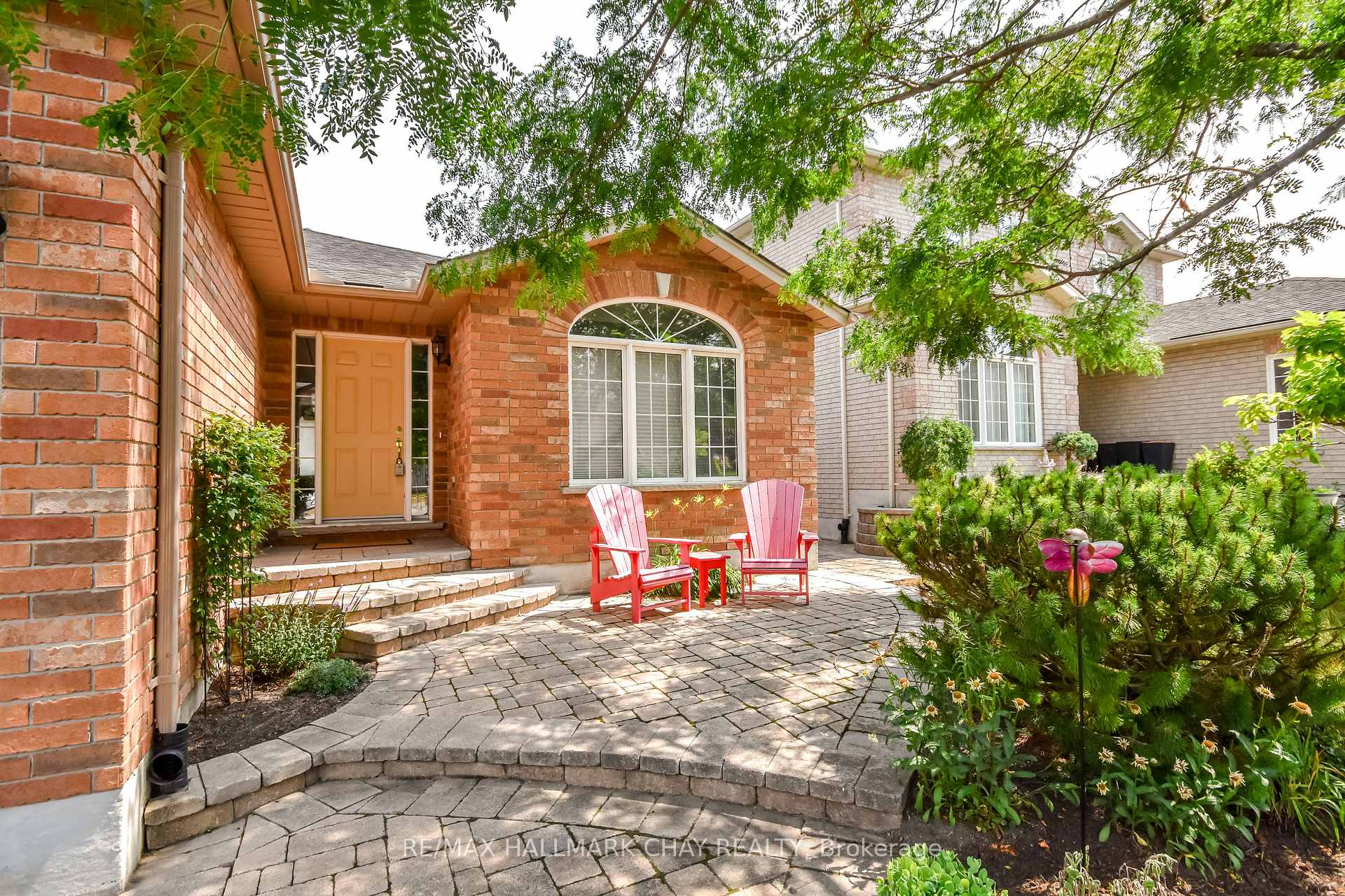 Photo 16 of 167 Crompton Drive, Barrie, Little Lake — HOMEH