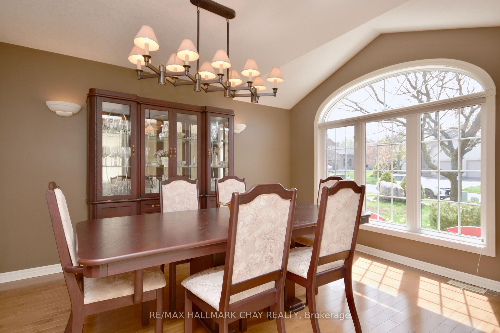 Photo 31 of 167 Crompton Drive, Barrie, Little Lake — HOMEH