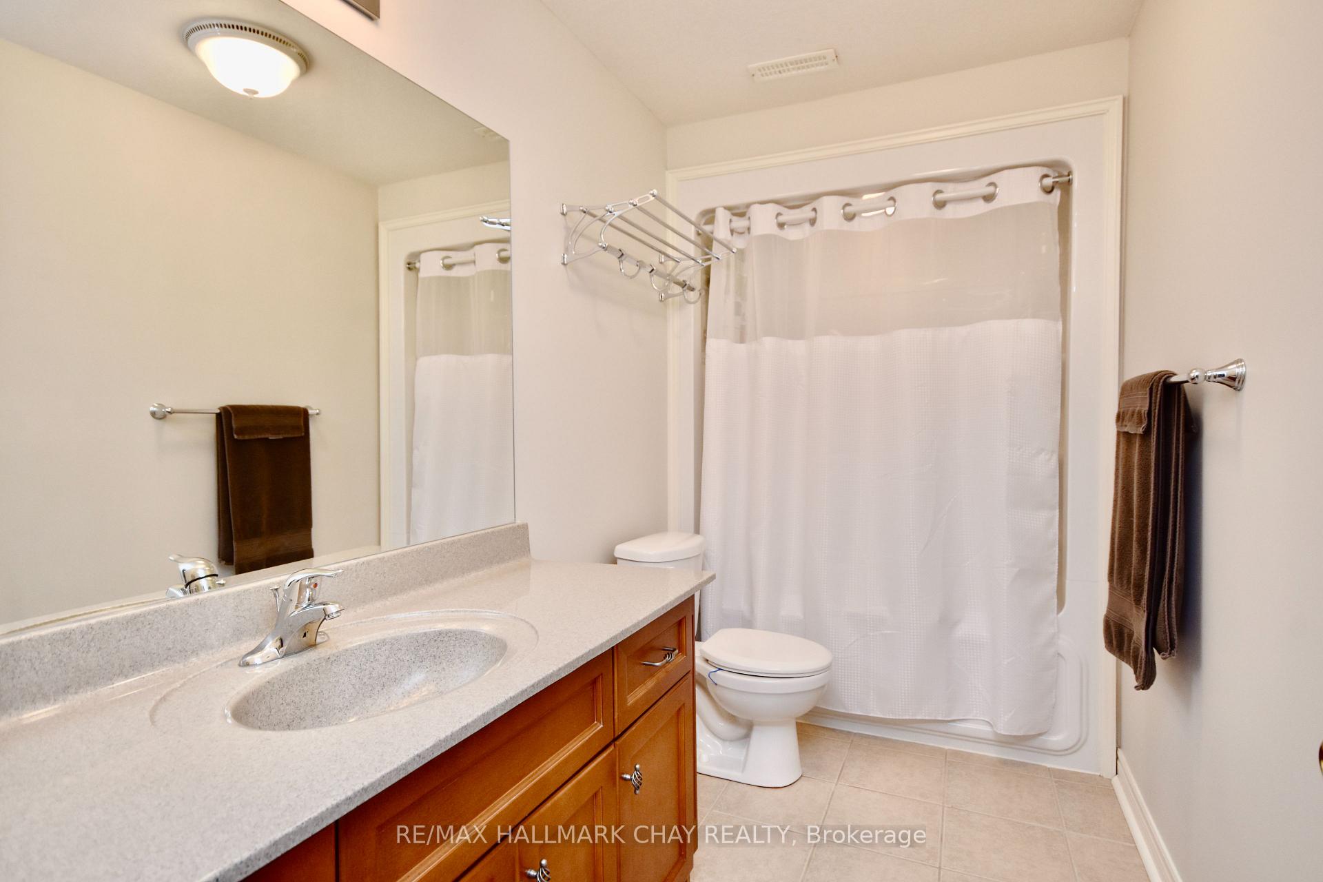 Photo 24 of 167 Crompton Drive, Barrie, Little Lake — HOMEH