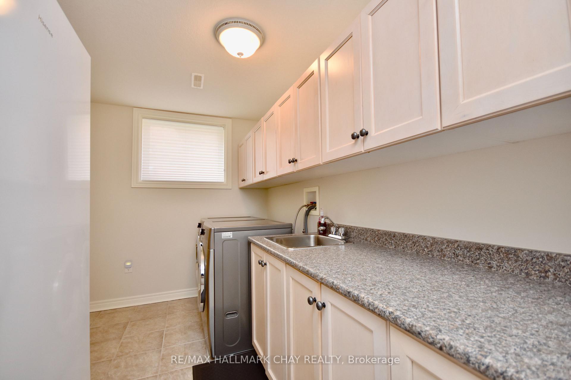 Photo 28 of 167 Crompton Drive, Barrie, Little Lake — HOMEH