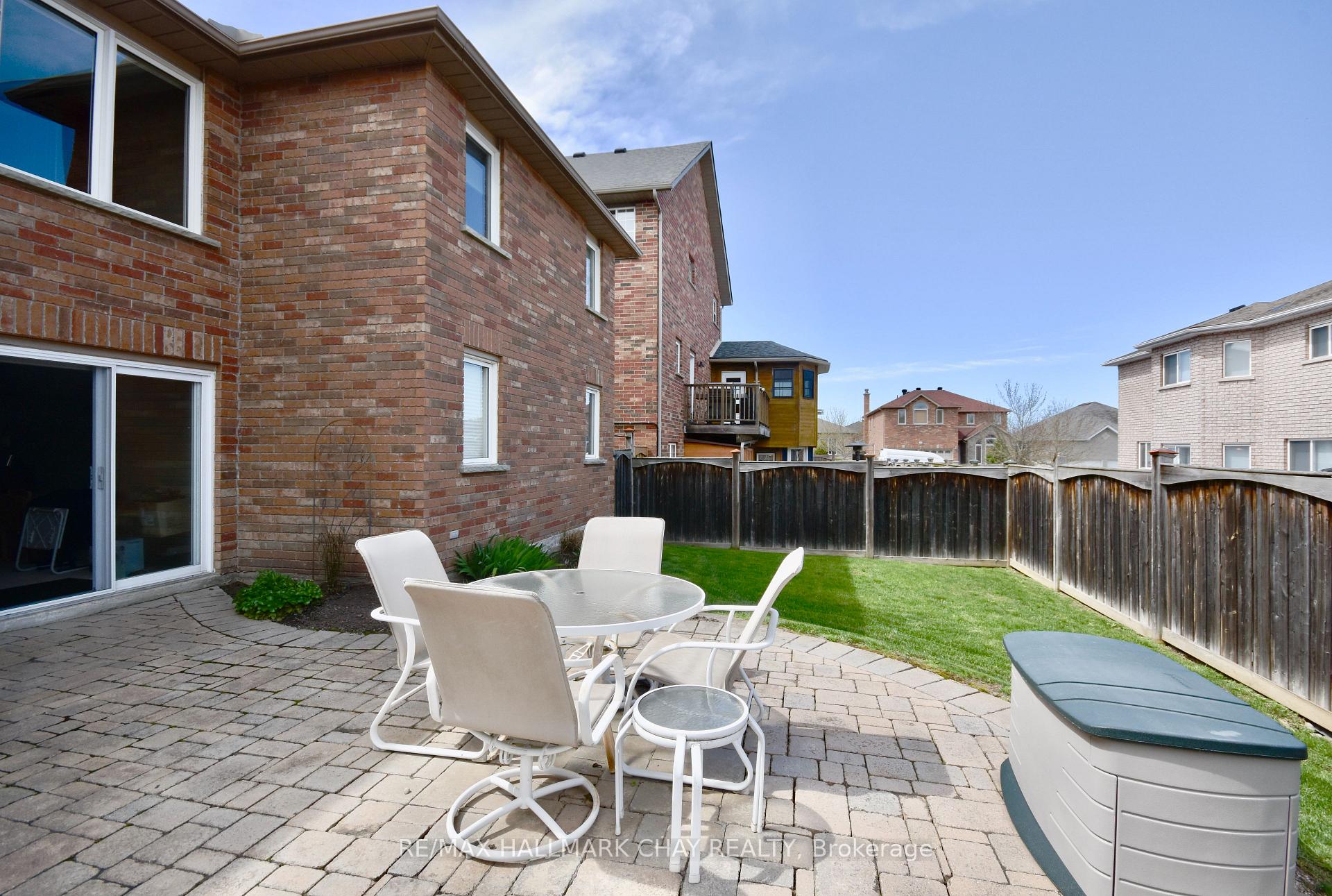 Photo 37 of 167 Crompton Drive, Barrie, Little Lake — HOMEH