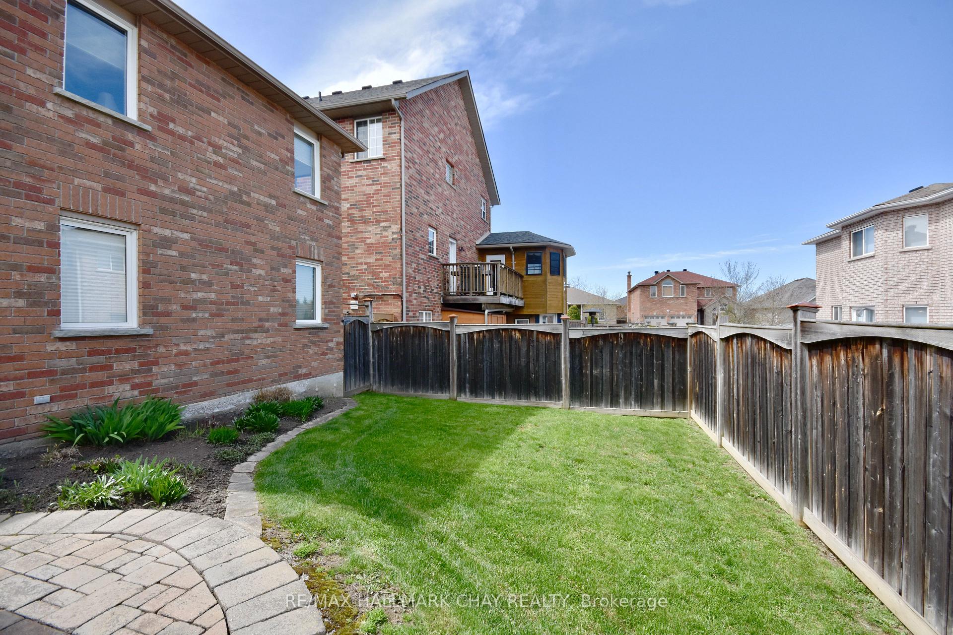 Photo 39 of 167 Crompton Drive, Barrie, Little Lake — HOMEH