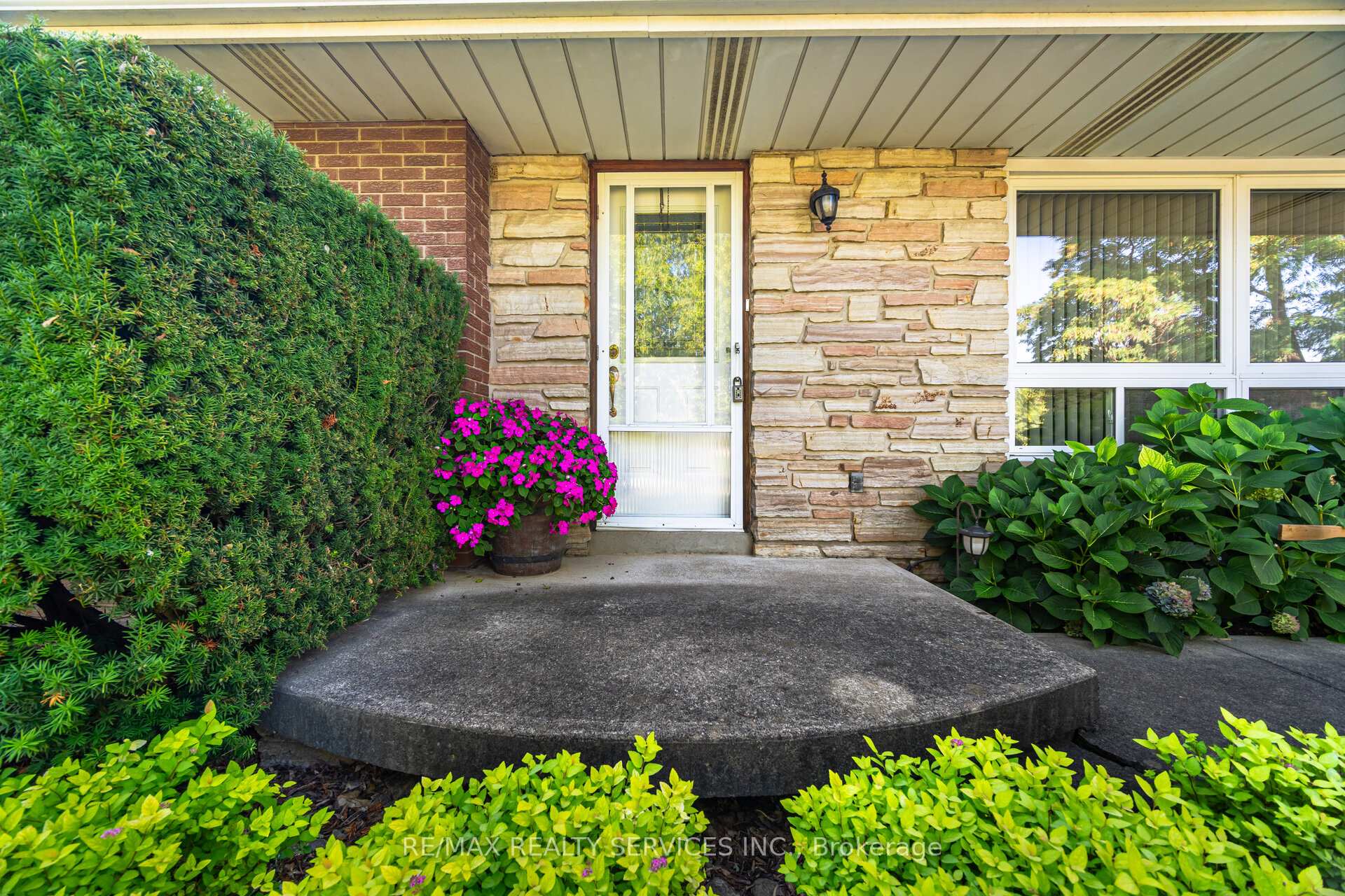Photo 32 of 3173 Mayfield Road, Brampton, Snelgrove — HOMEH