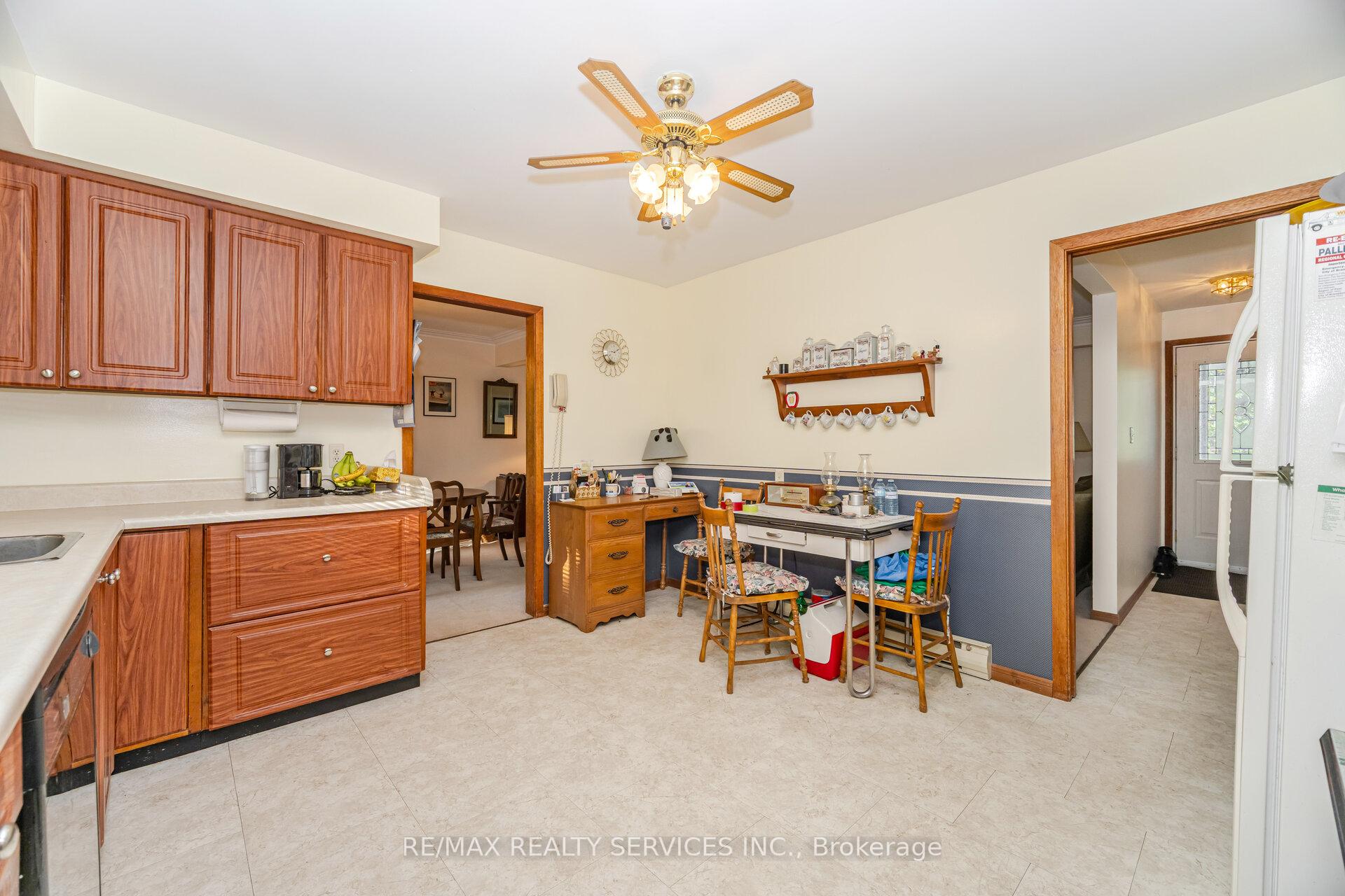 Photo 12 of 3173 Mayfield Road, Brampton, Snelgrove — HOMEH