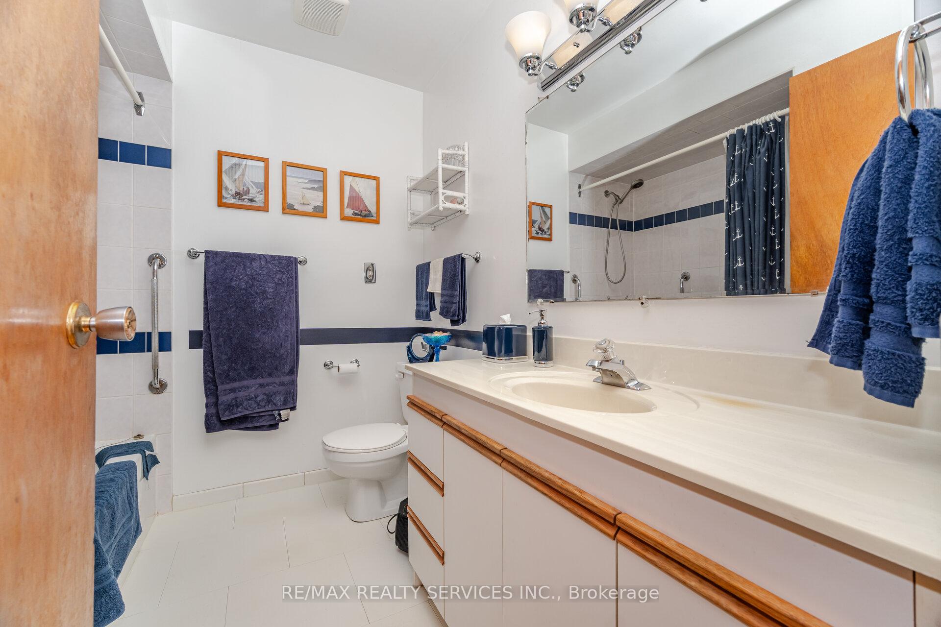 Photo 16 of 3173 Mayfield Road, Brampton, Snelgrove — HOMEH