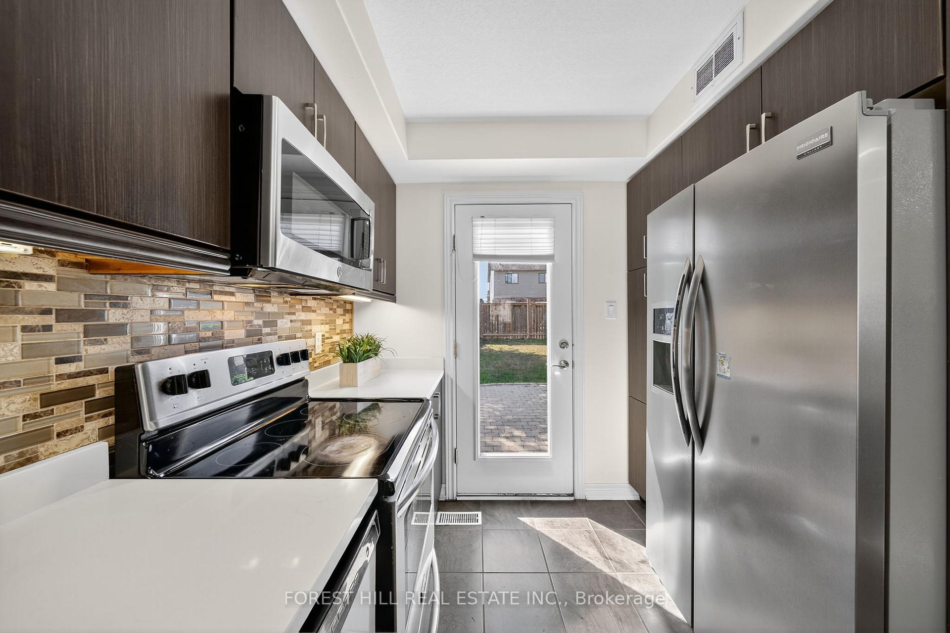 Photo 19 of 160 Banting Crescent, Essa, Angus — HOMEH